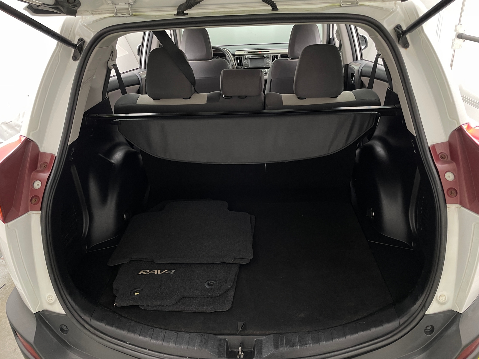 Thumbnail: 2015 Toyota RAV4 - 7