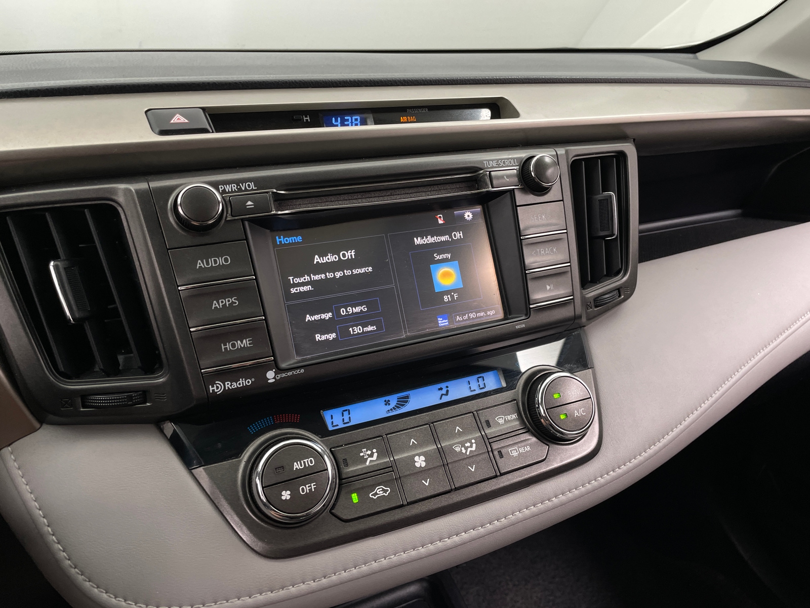 Thumbnail: 2015 Toyota RAV4 - 4