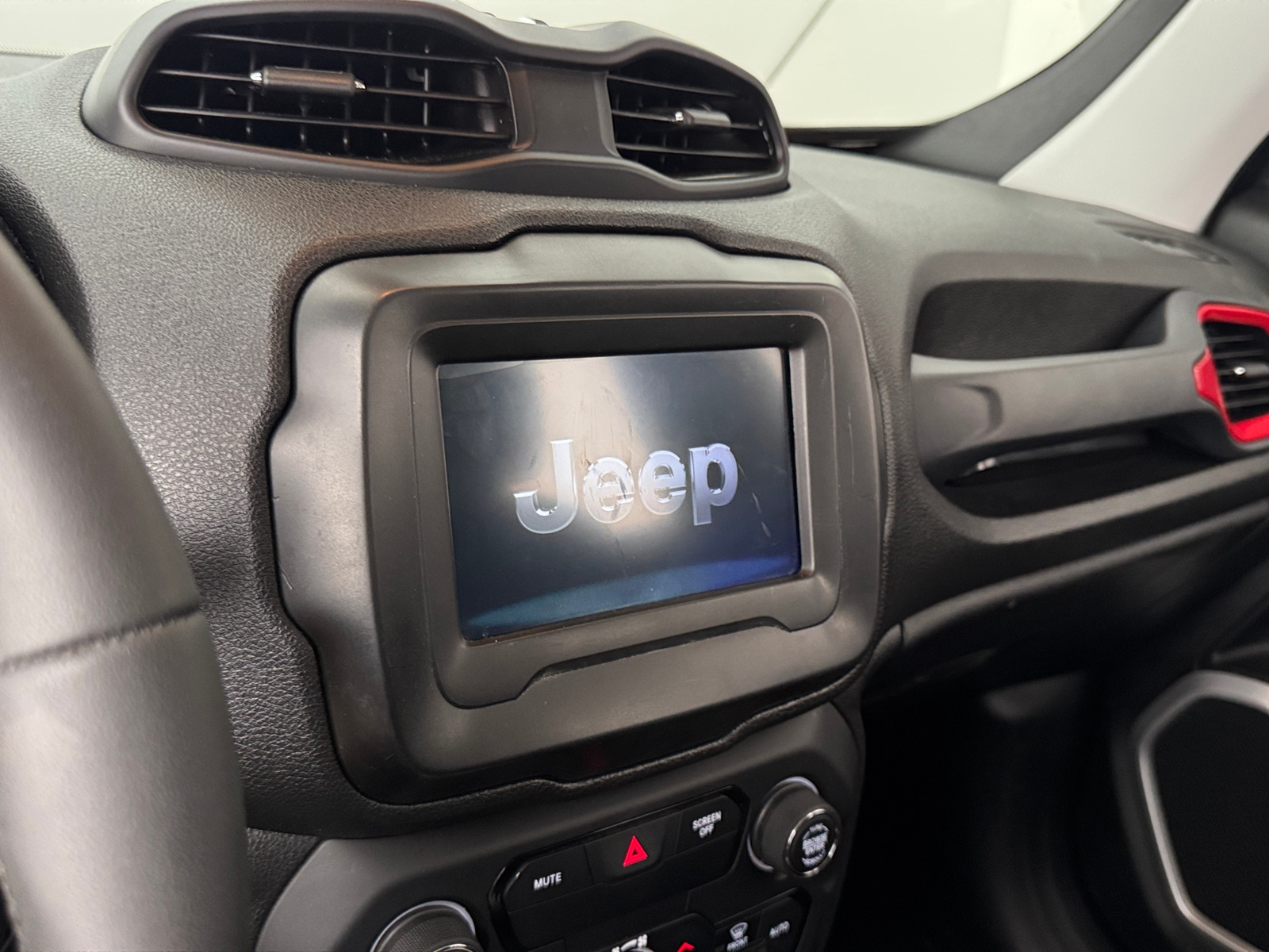 Thumbnail: 2018 Jeep Renegade - 4