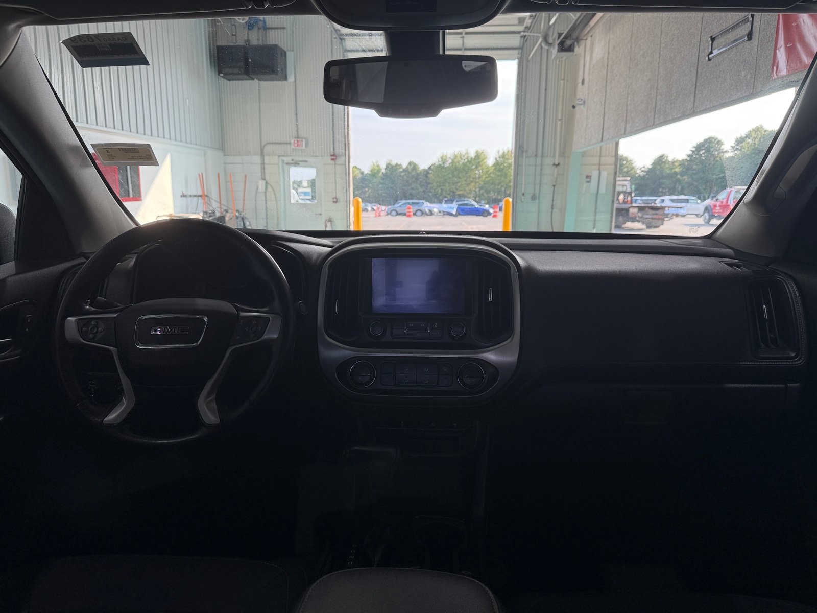 Thumbnail: 2018 GMC Canyon - 3