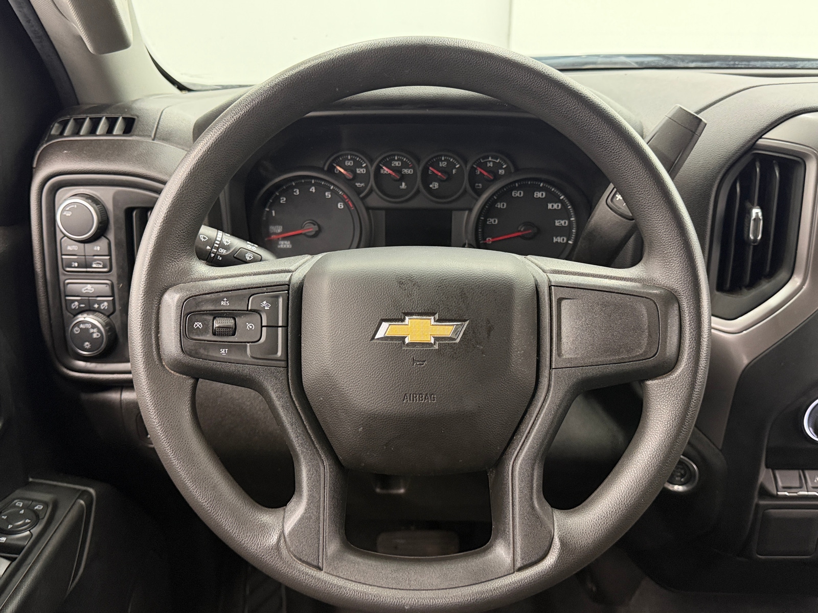 Thumbnail: 2022 Chevrolet Silverado 1500 - 5