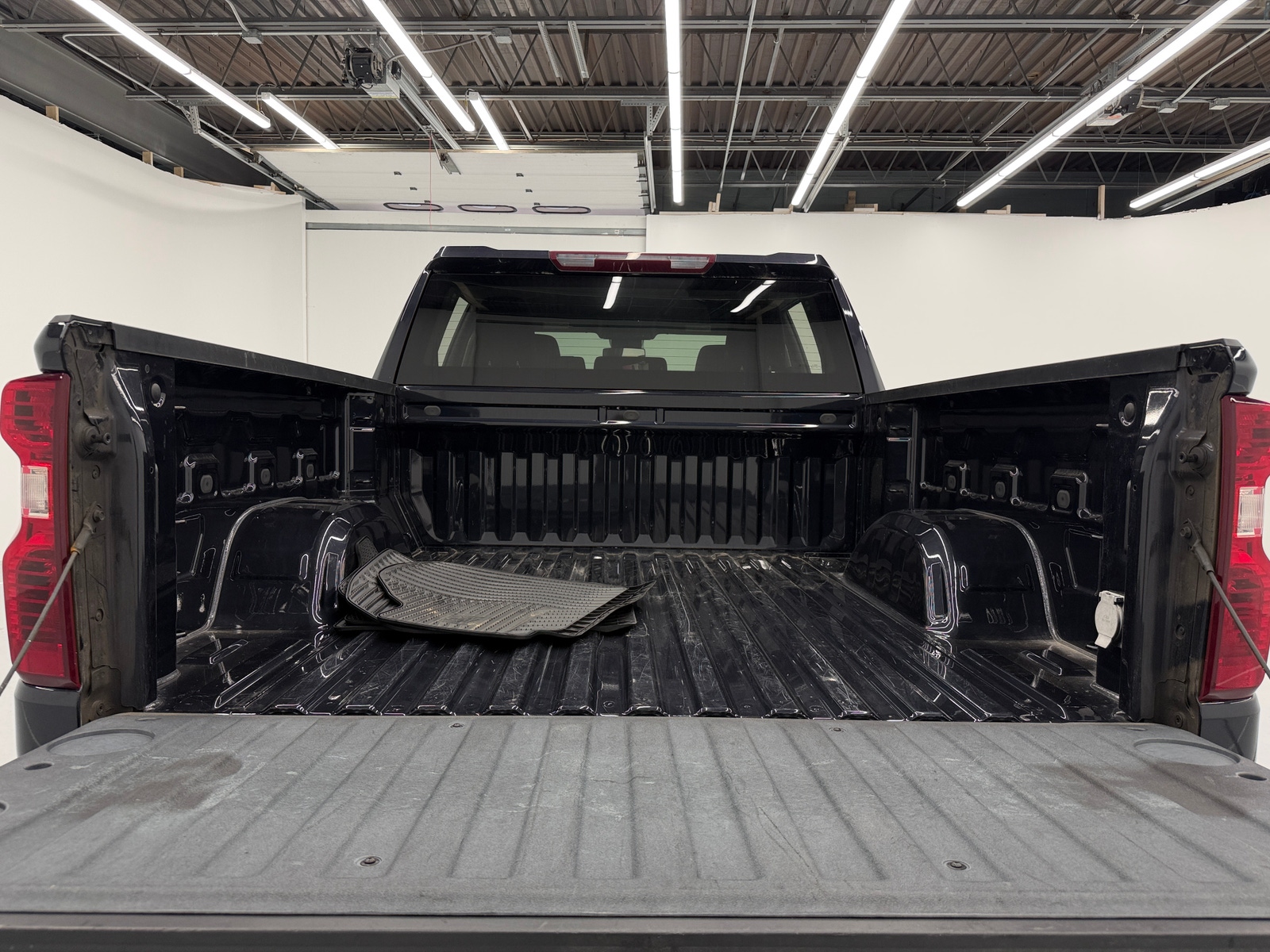 Thumbnail: 2022 Chevrolet Silverado 1500 - 7