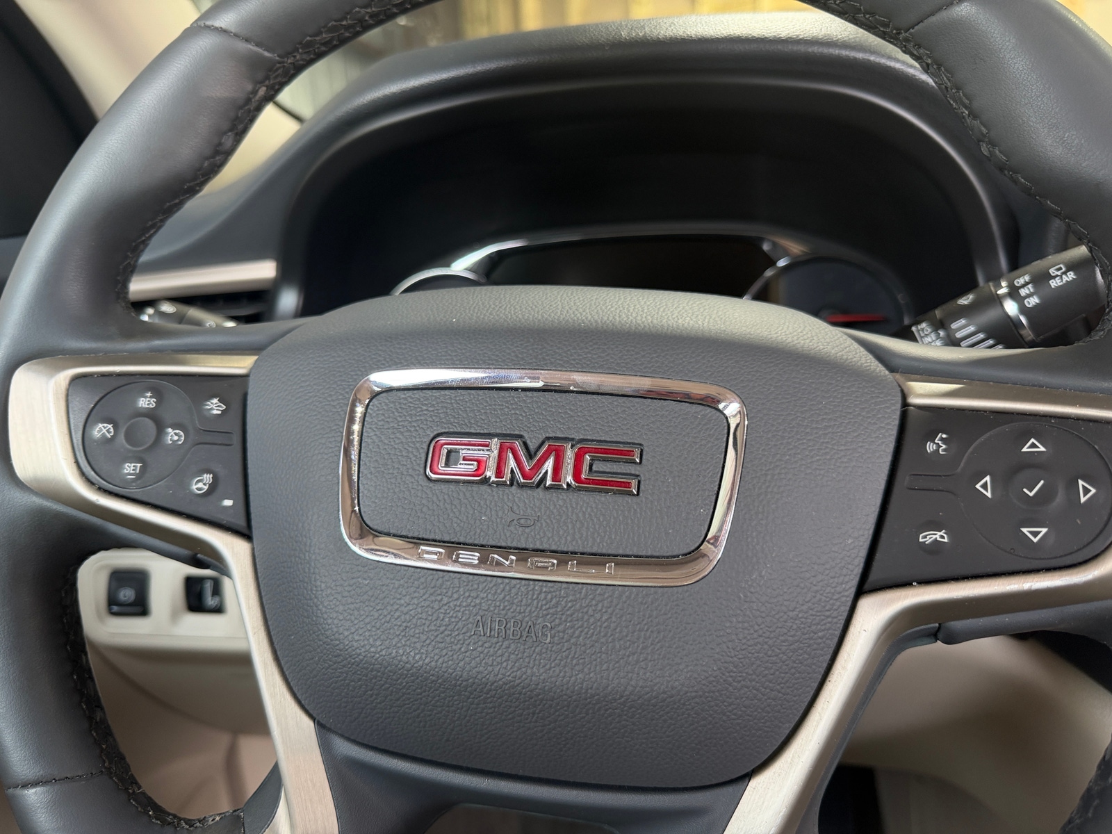 Thumbnail: 2023 GMC Acadia - 4