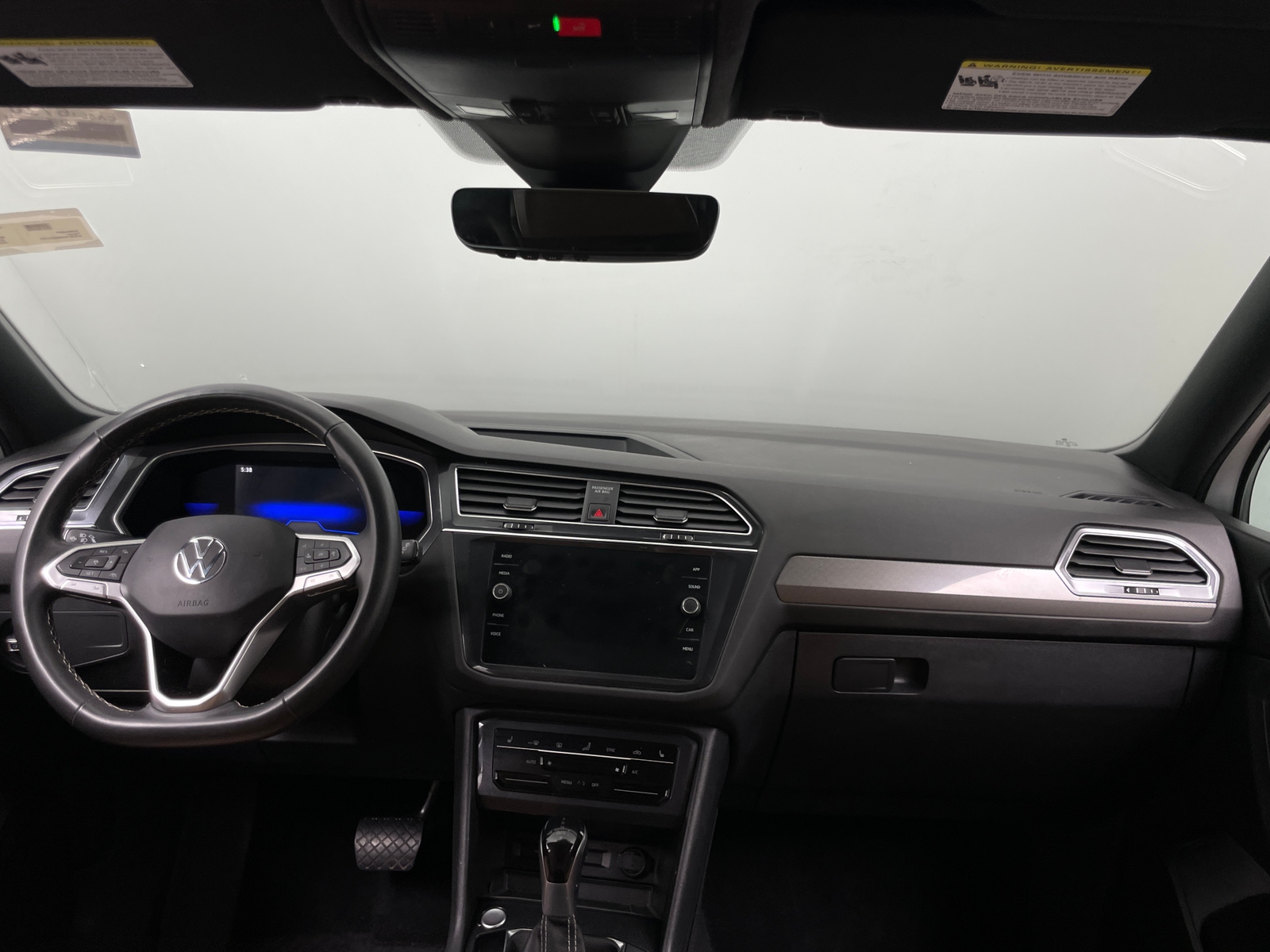 Thumbnail: 2022 Volkswagen Tiguan - 2