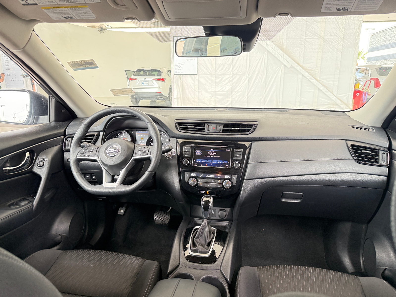 Thumbnail: 2019 Nissan Rogue - 3