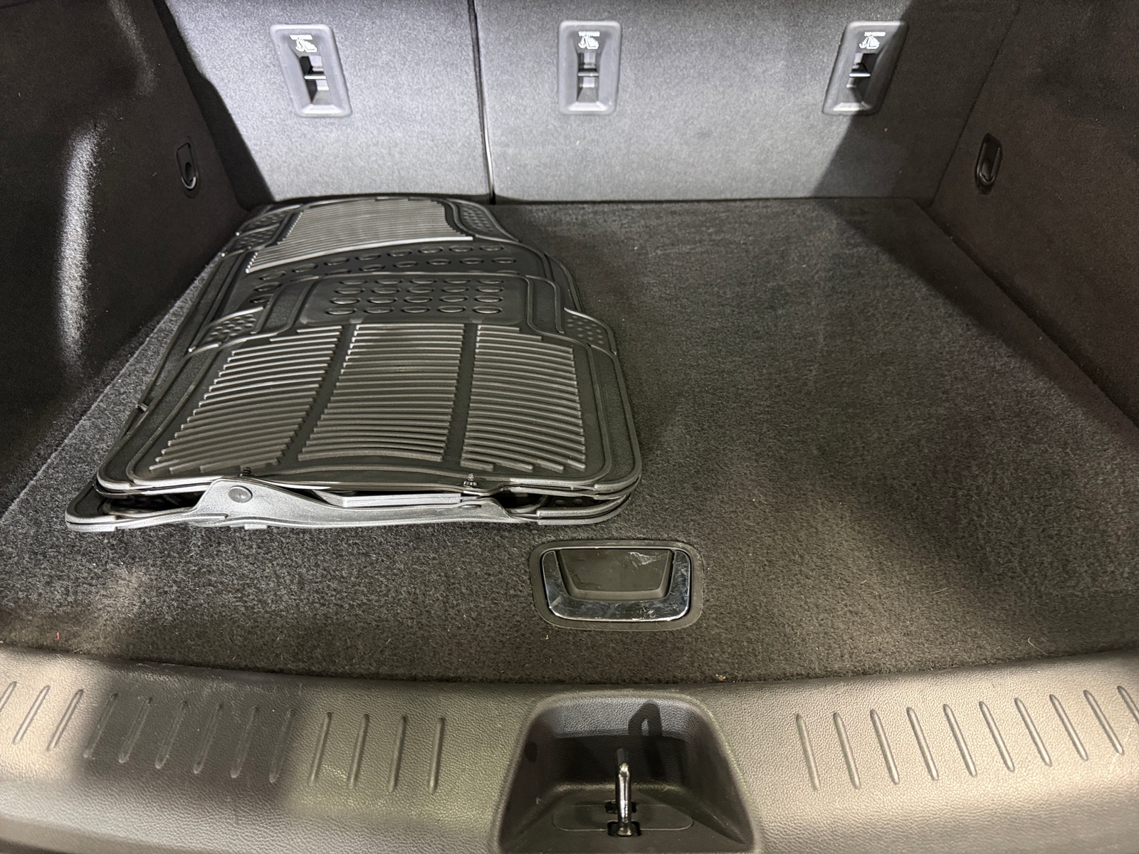 Thumbnail: 2023 Cadillac XT4 - 6