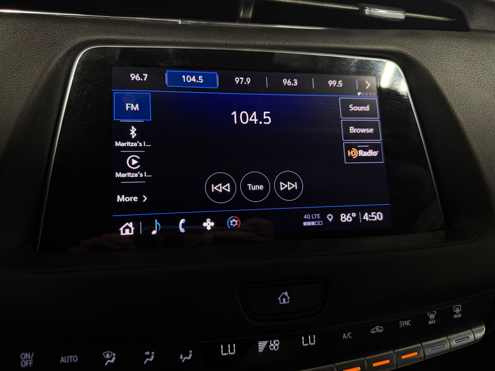 Thumbnail: 2023 Cadillac XT4 - 3