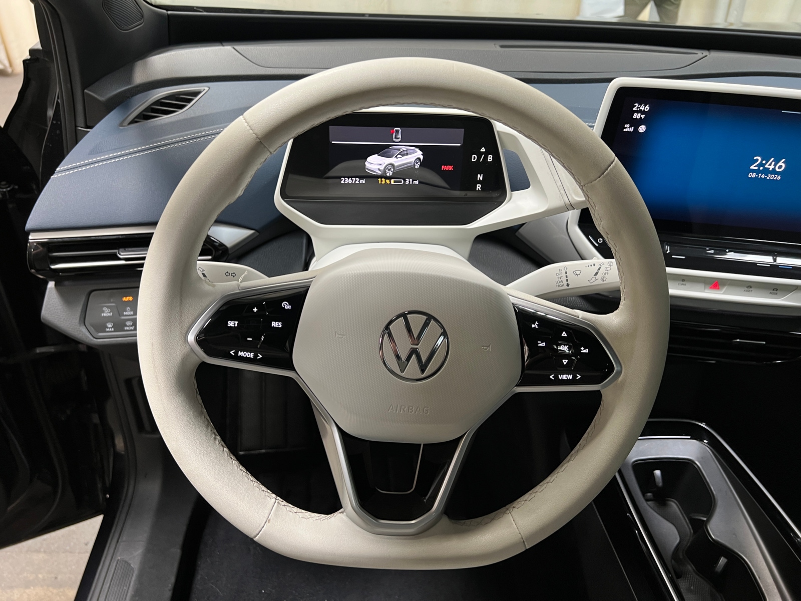 Thumbnail: 2023 Volkswagen ID.4 - 4