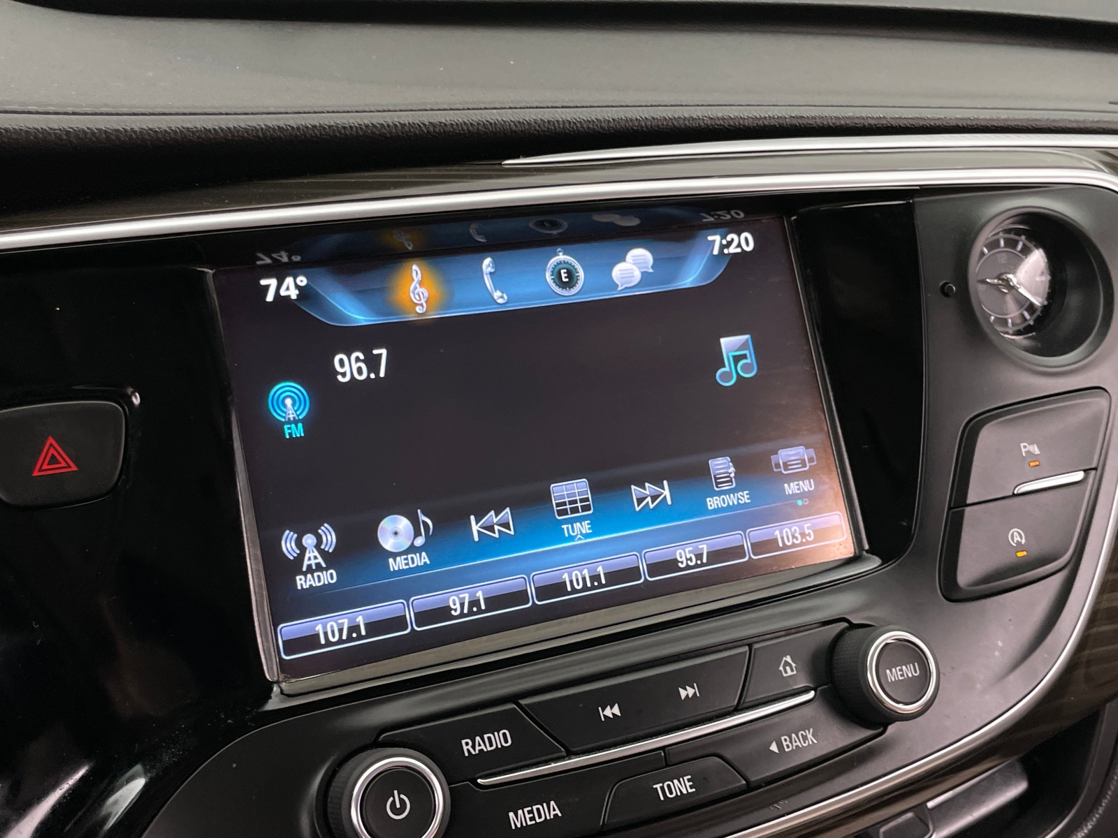 Thumbnail: 2020 Buick Envision - 3