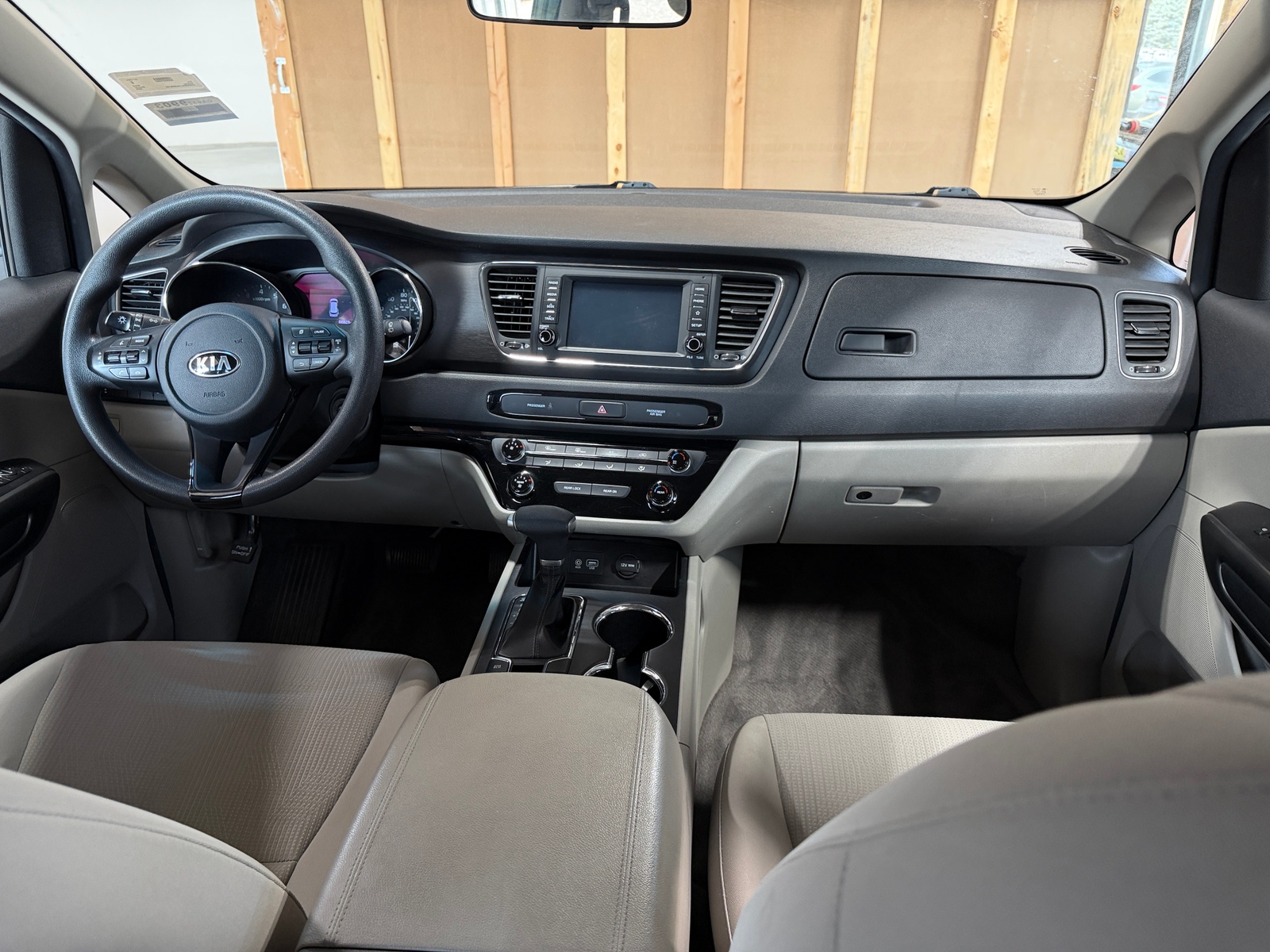 Thumbnail: 2020 Kia Sedona - 3