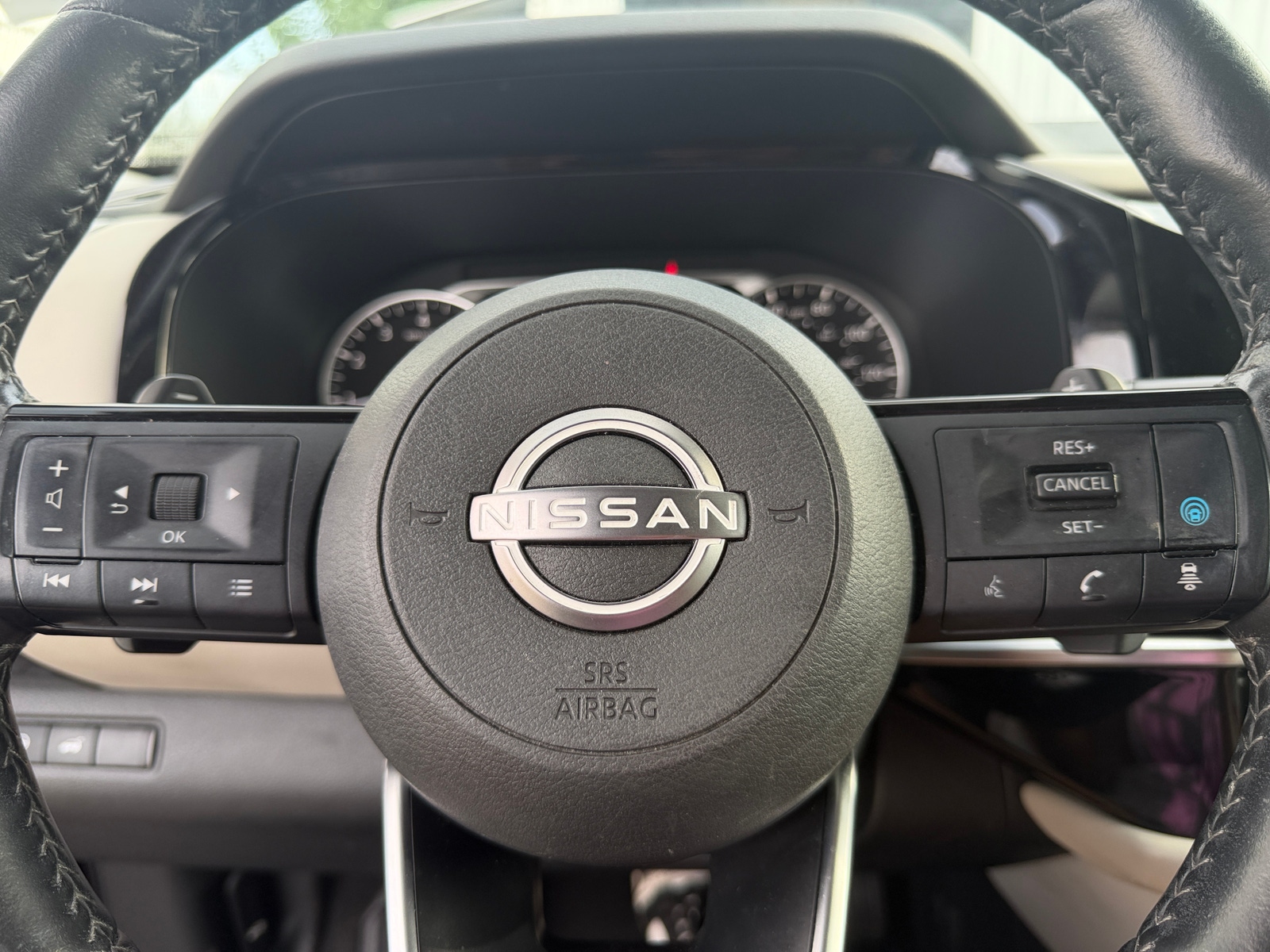Thumbnail: 2023 Nissan Pathfinder - 4