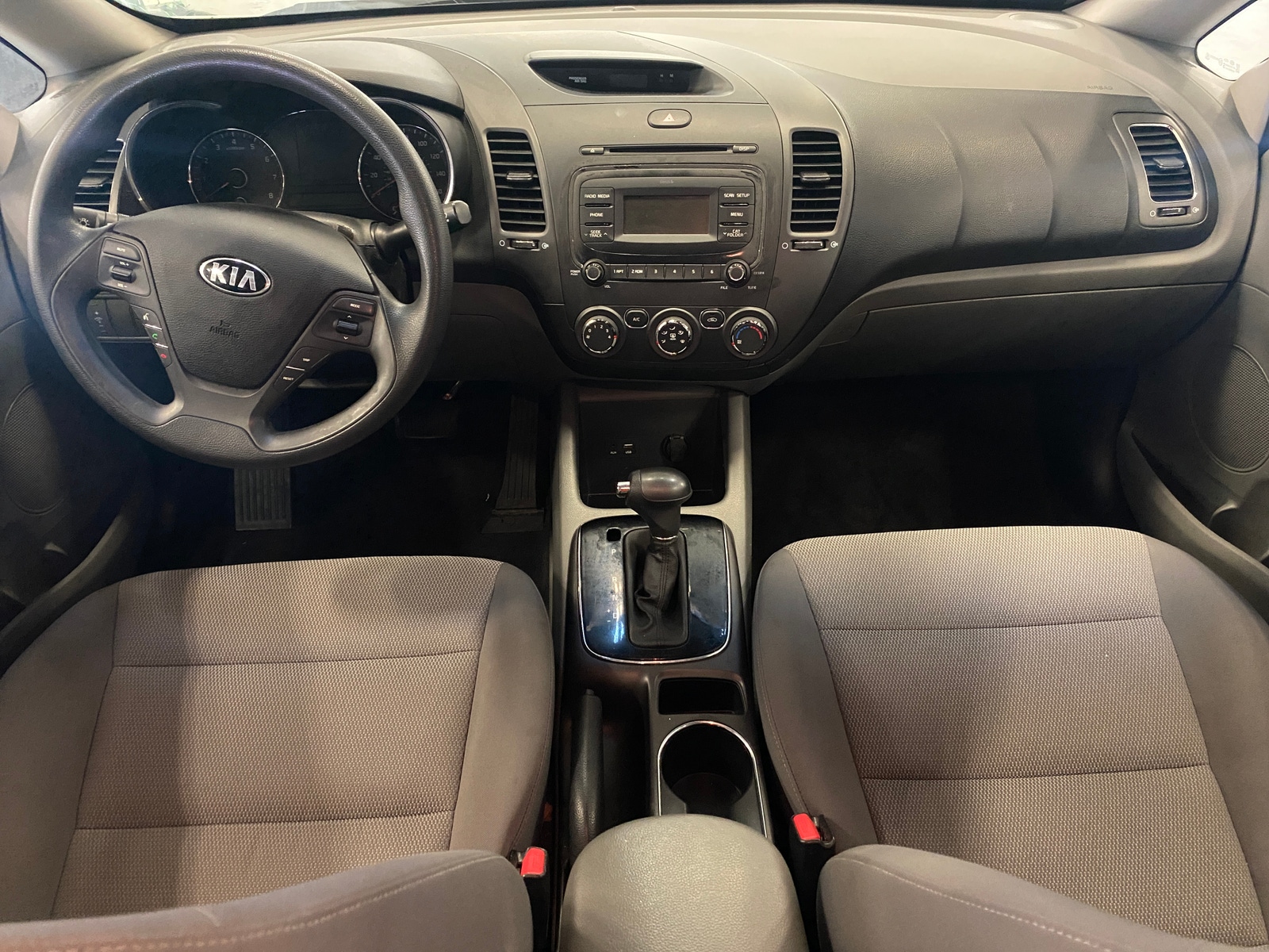 Thumbnail: 2017 Kia Forte - 3