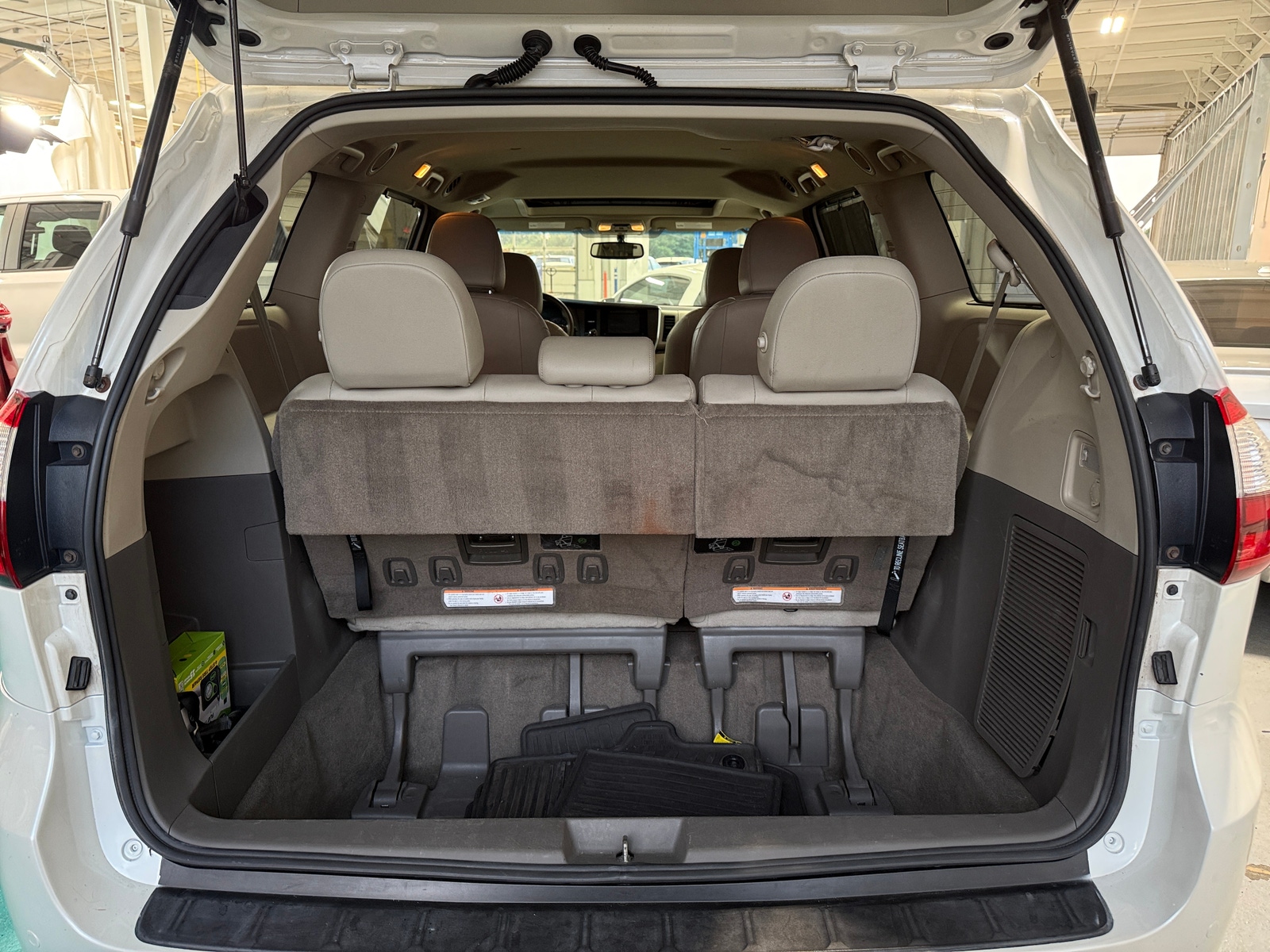 Thumbnail: 2015 Toyota Sienna - 6