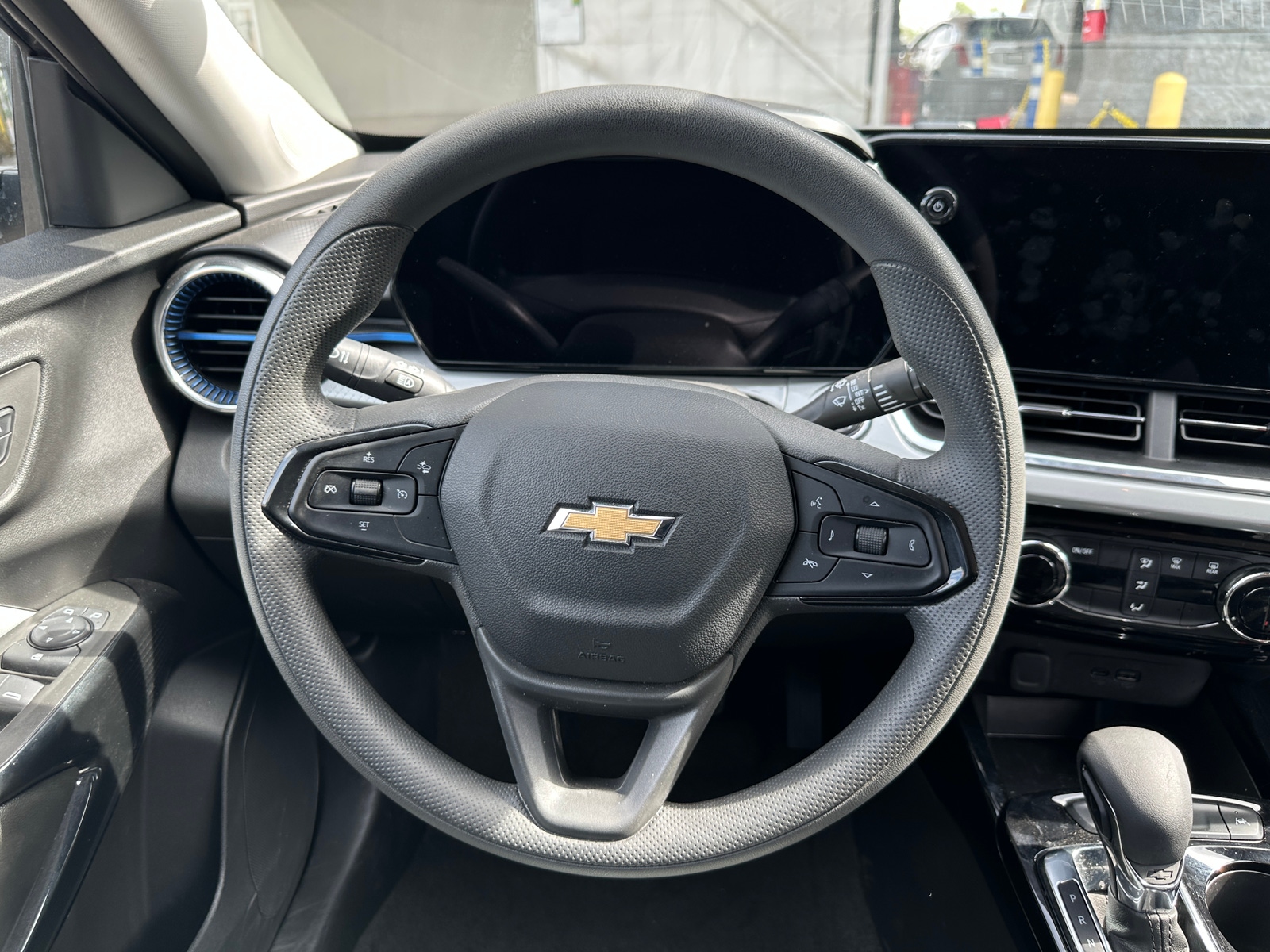 Thumbnail: 2025 Chevrolet Trax - 4