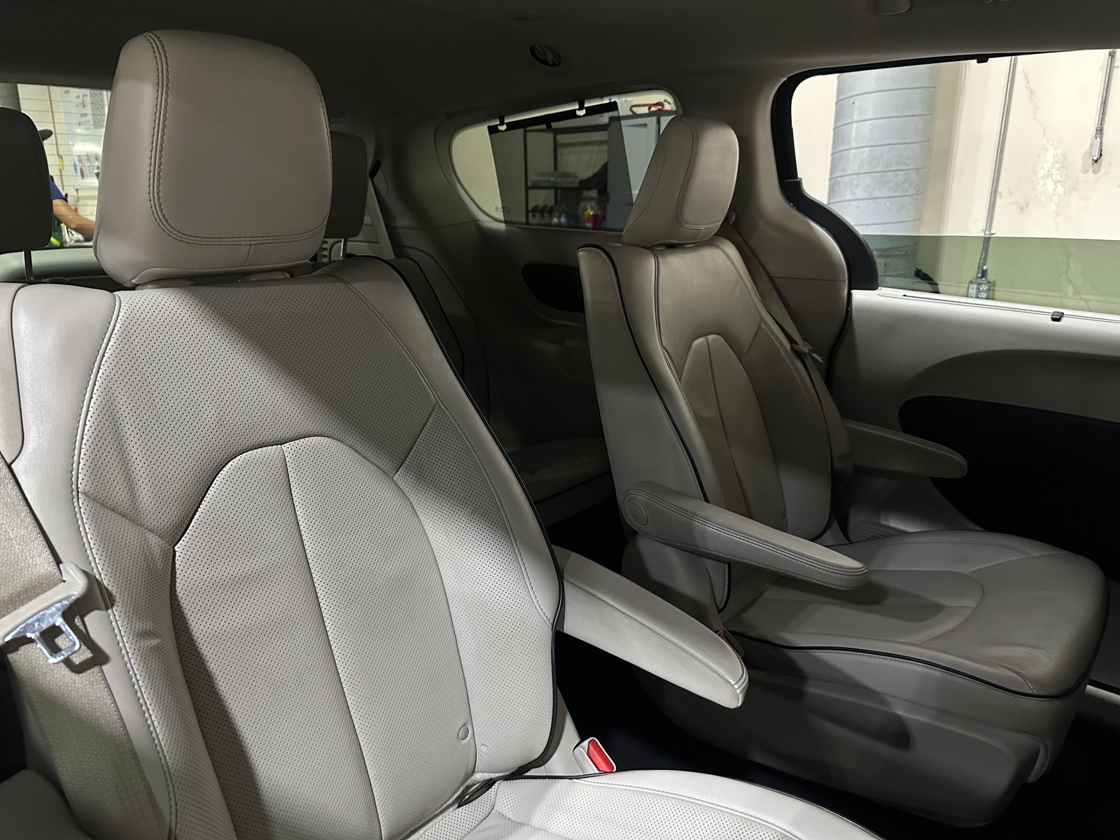 Thumbnail: 2018 Chrysler Pacifica - 5