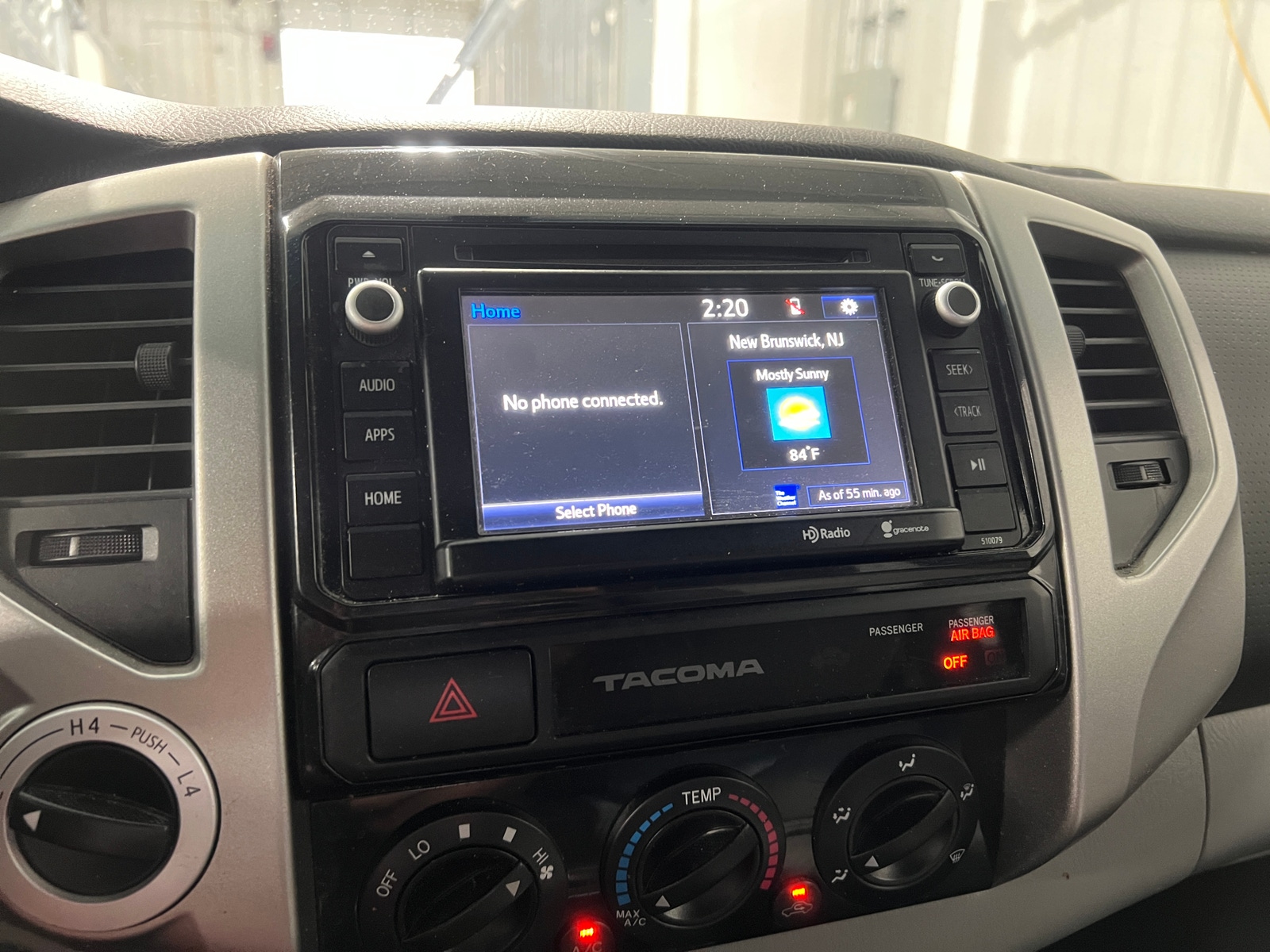 Thumbnail: 2015 Toyota Tacoma - 4