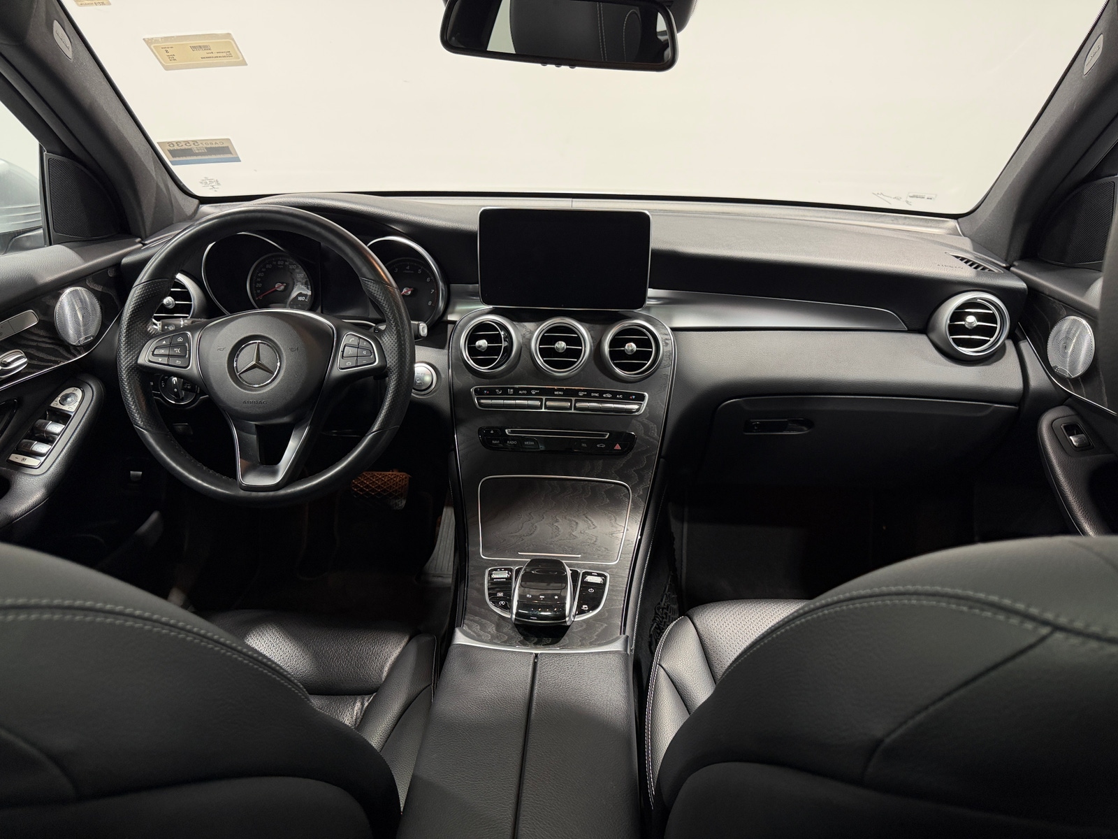 Thumbnail: 2018 Mercedes-Benz GLC - 2