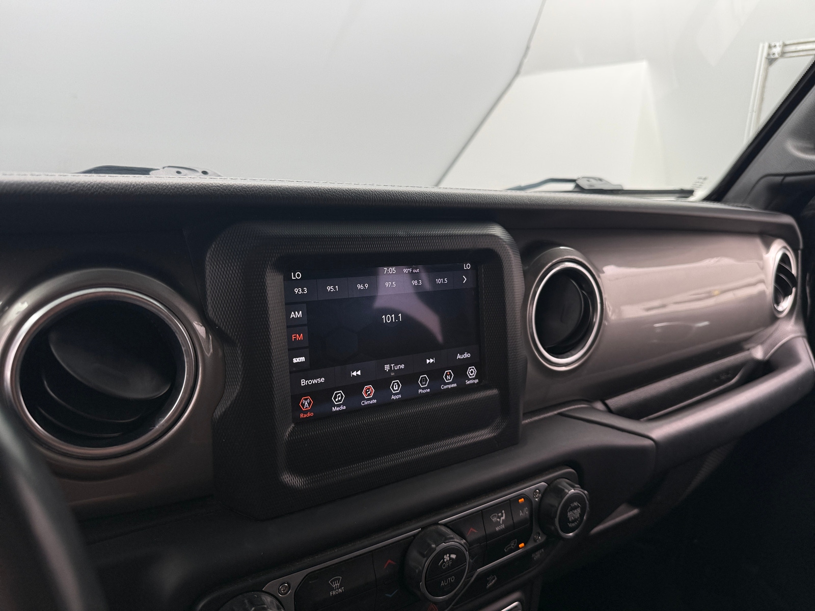 Thumbnail: 2019 Jeep Wrangler - 4