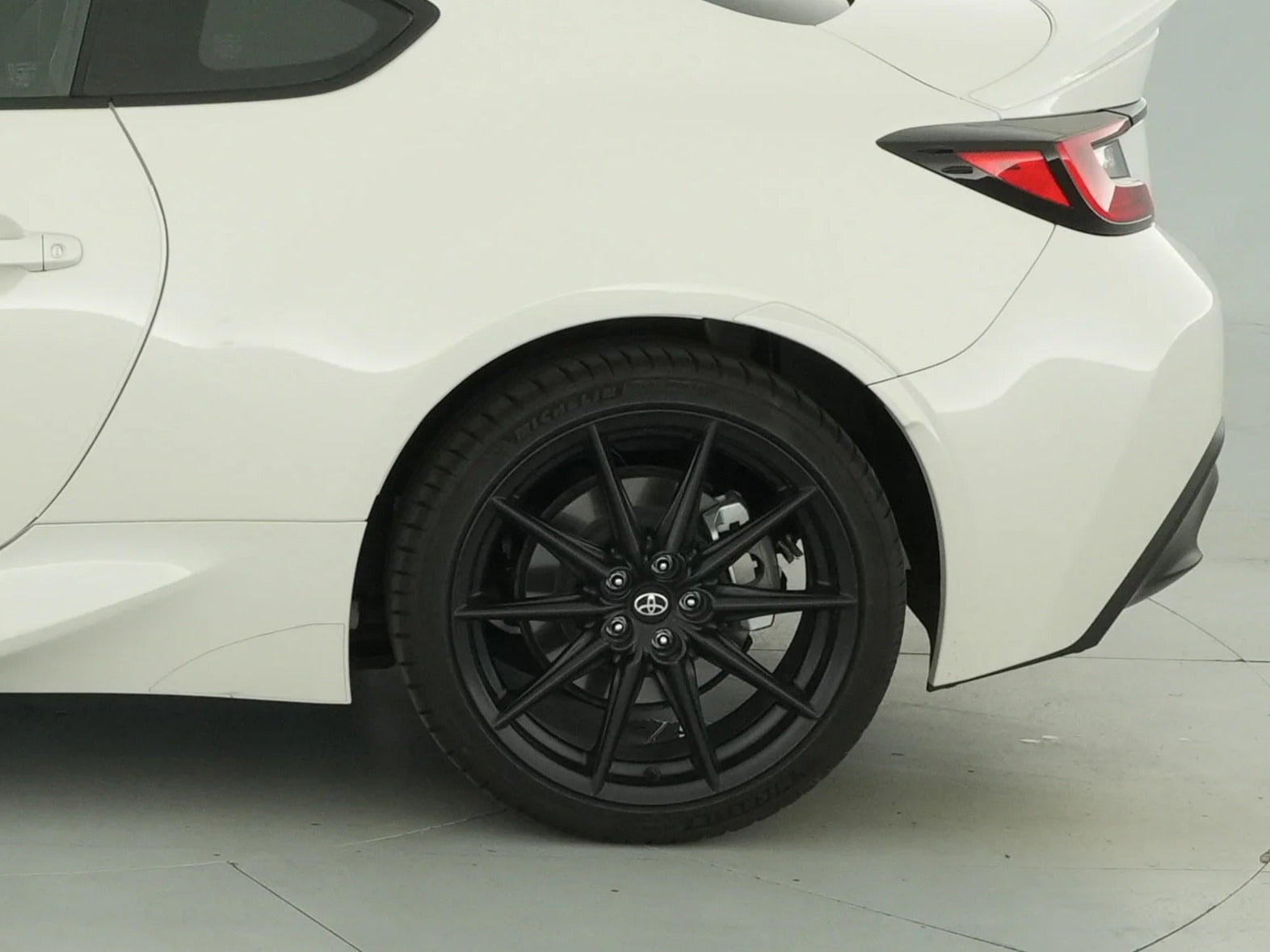 2025 Toyota GR86 Premium - Photo 11