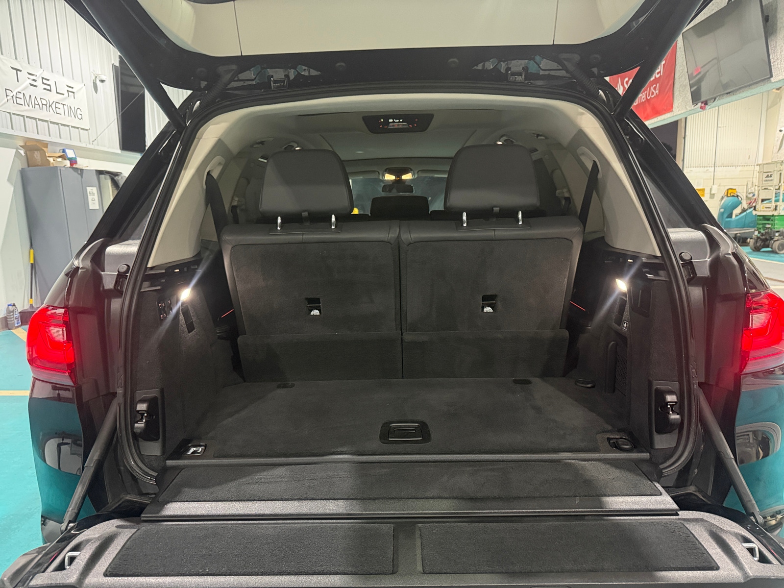 Thumbnail: 2021 BMW X7 - 6