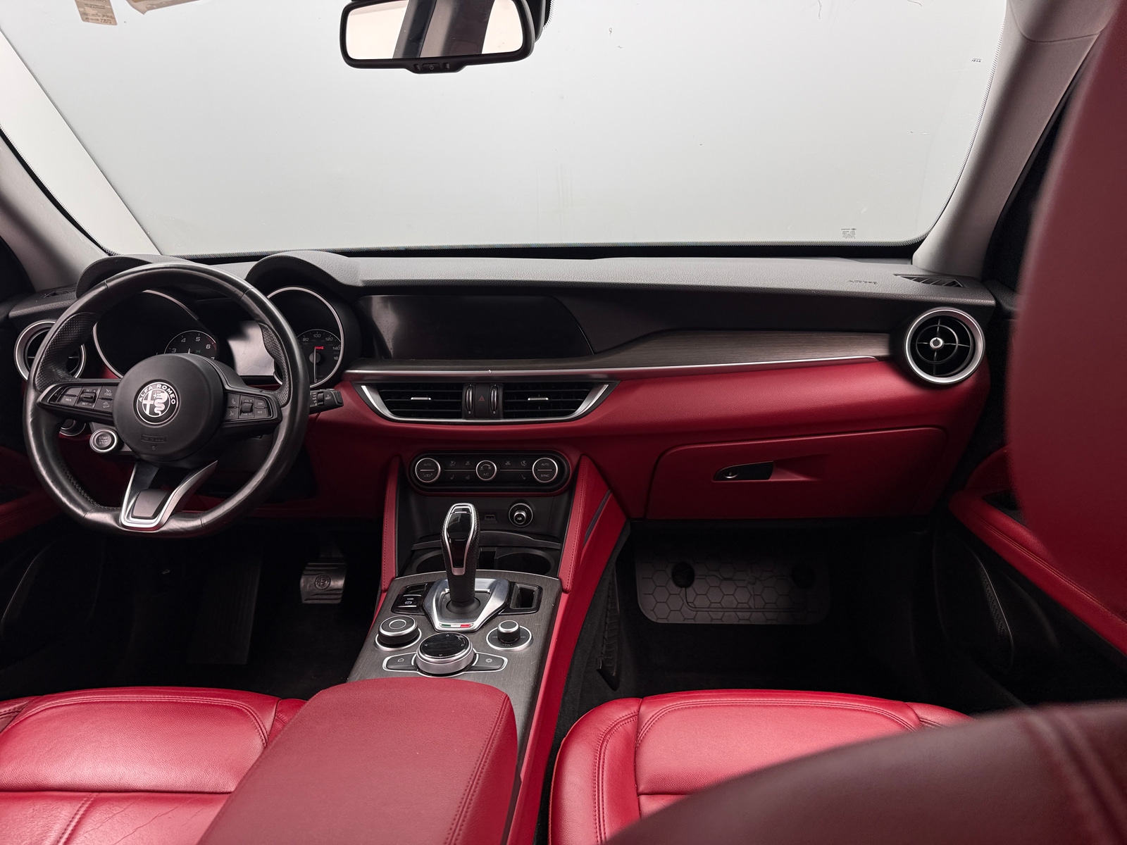 Thumbnail: 2020 Alfa Romeo Stelvio - 2