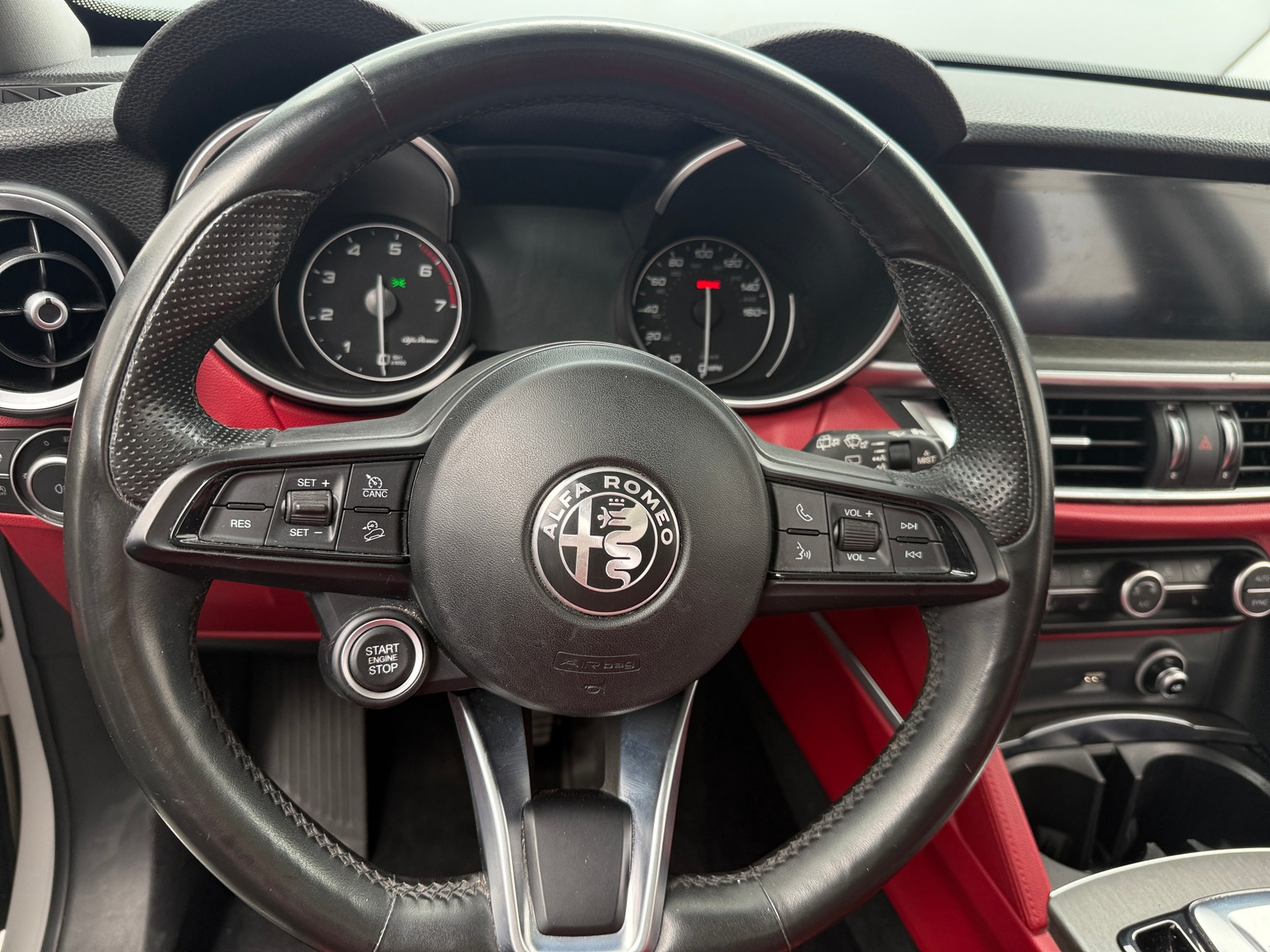 Thumbnail: 2020 Alfa Romeo Stelvio - 4
