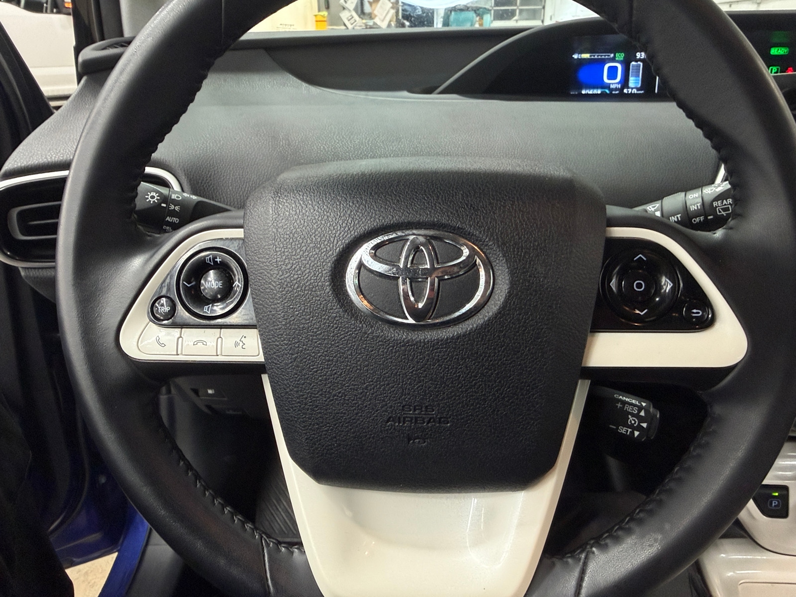Thumbnail: 2016 Toyota Prius - 5