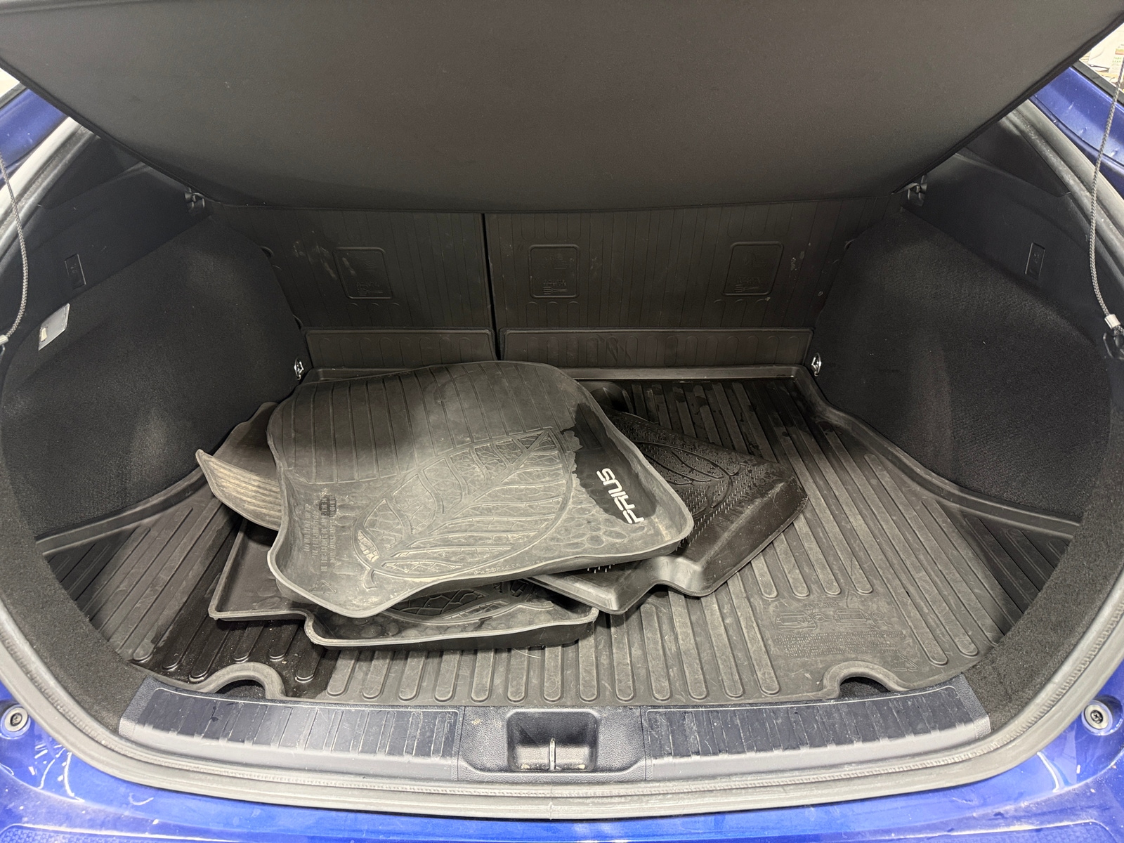 Thumbnail: 2016 Toyota Prius - 7