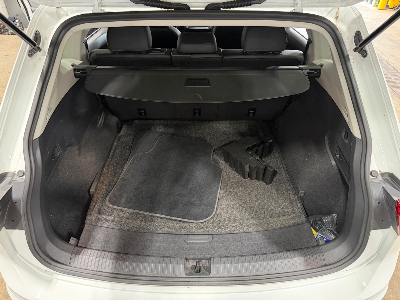 Thumbnail: 2019 Volkswagen Tiguan - 6