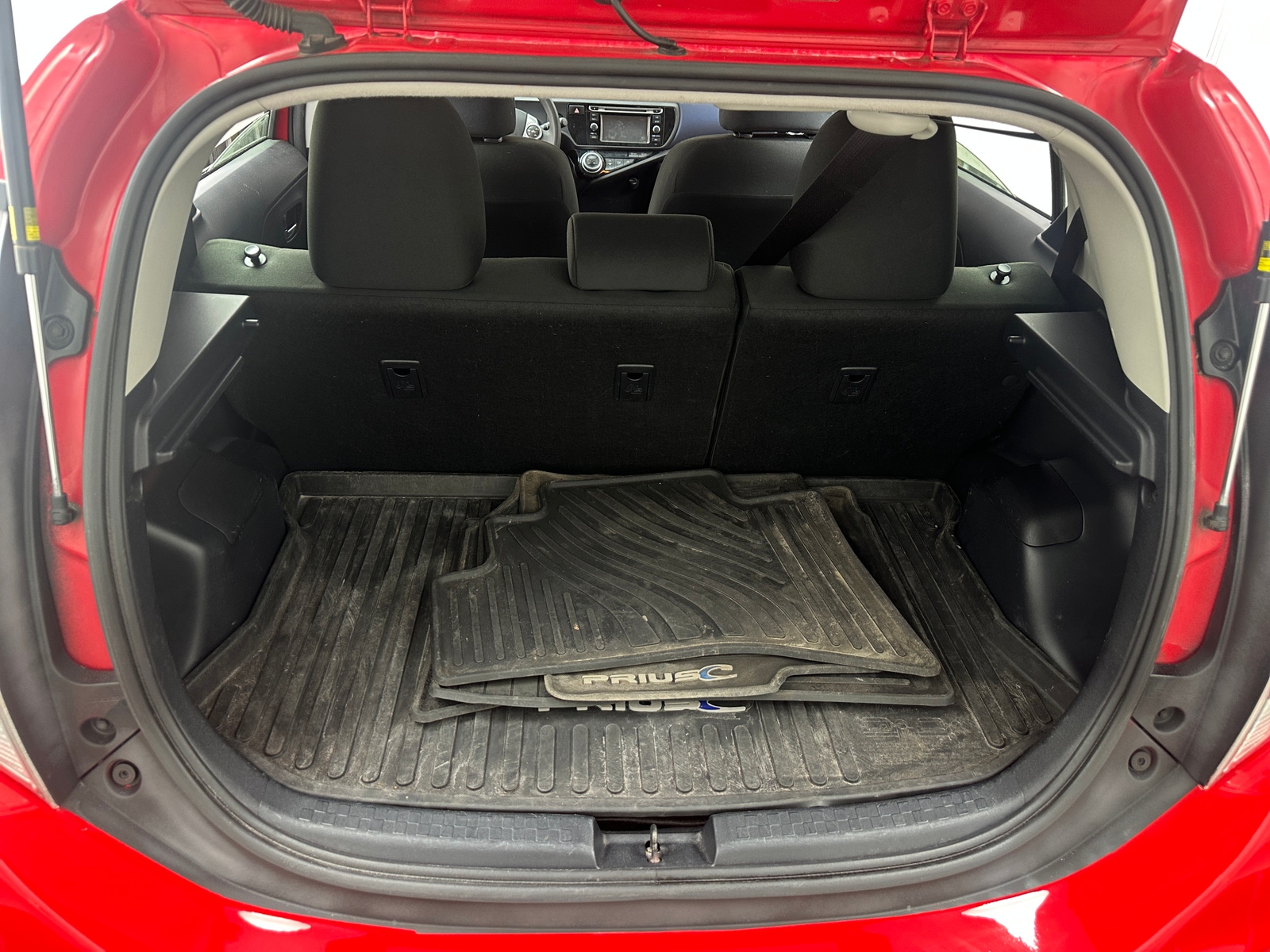 Thumbnail: 2016 Toyota Prius c - 7