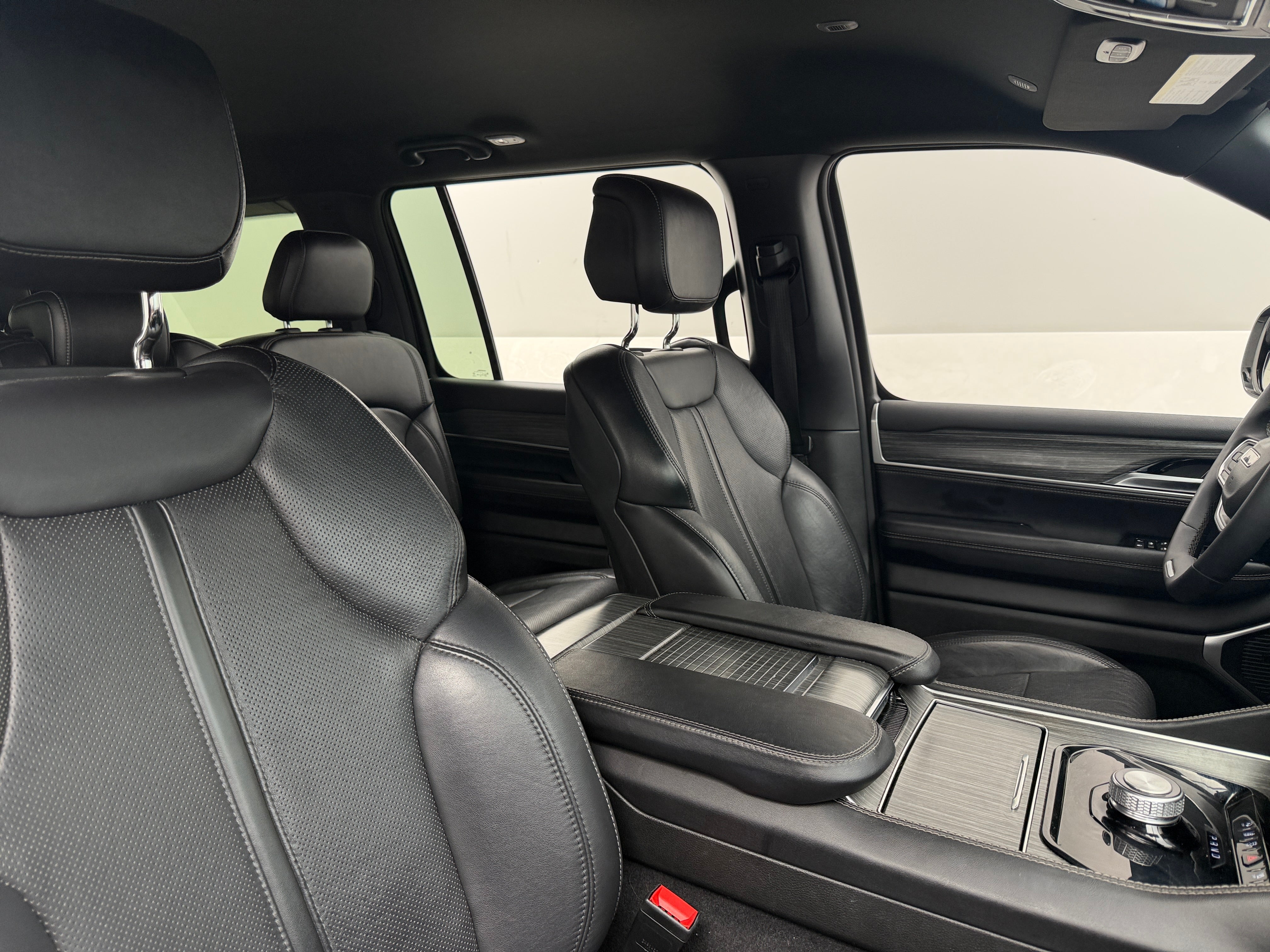 2024 Jeep Wagoneer L
