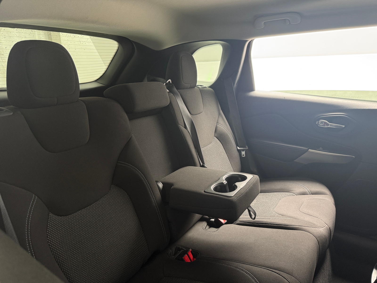 Thumbnail: 2021 Jeep Cherokee - 6
