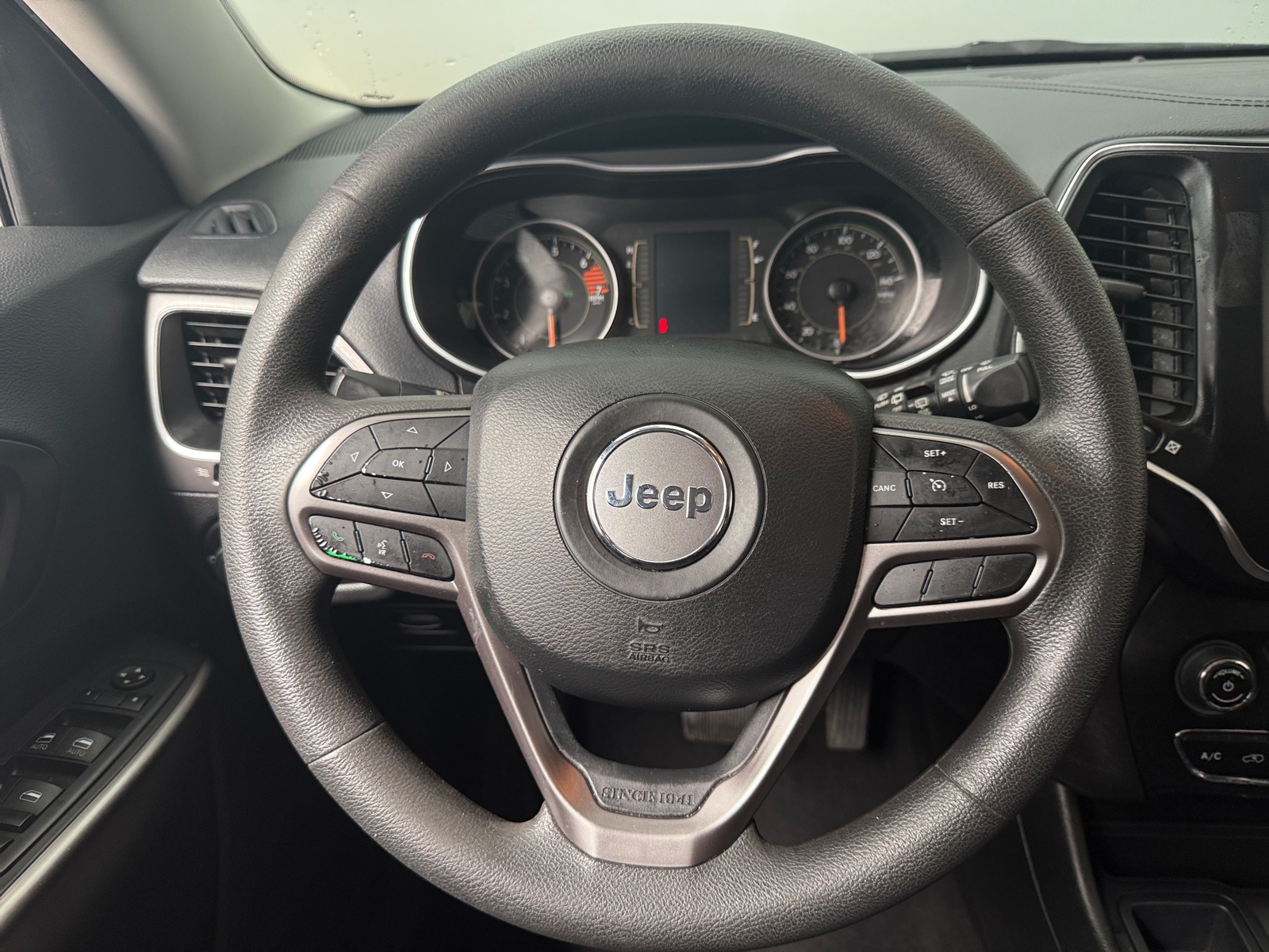 Thumbnail: 2021 Jeep Cherokee - 5