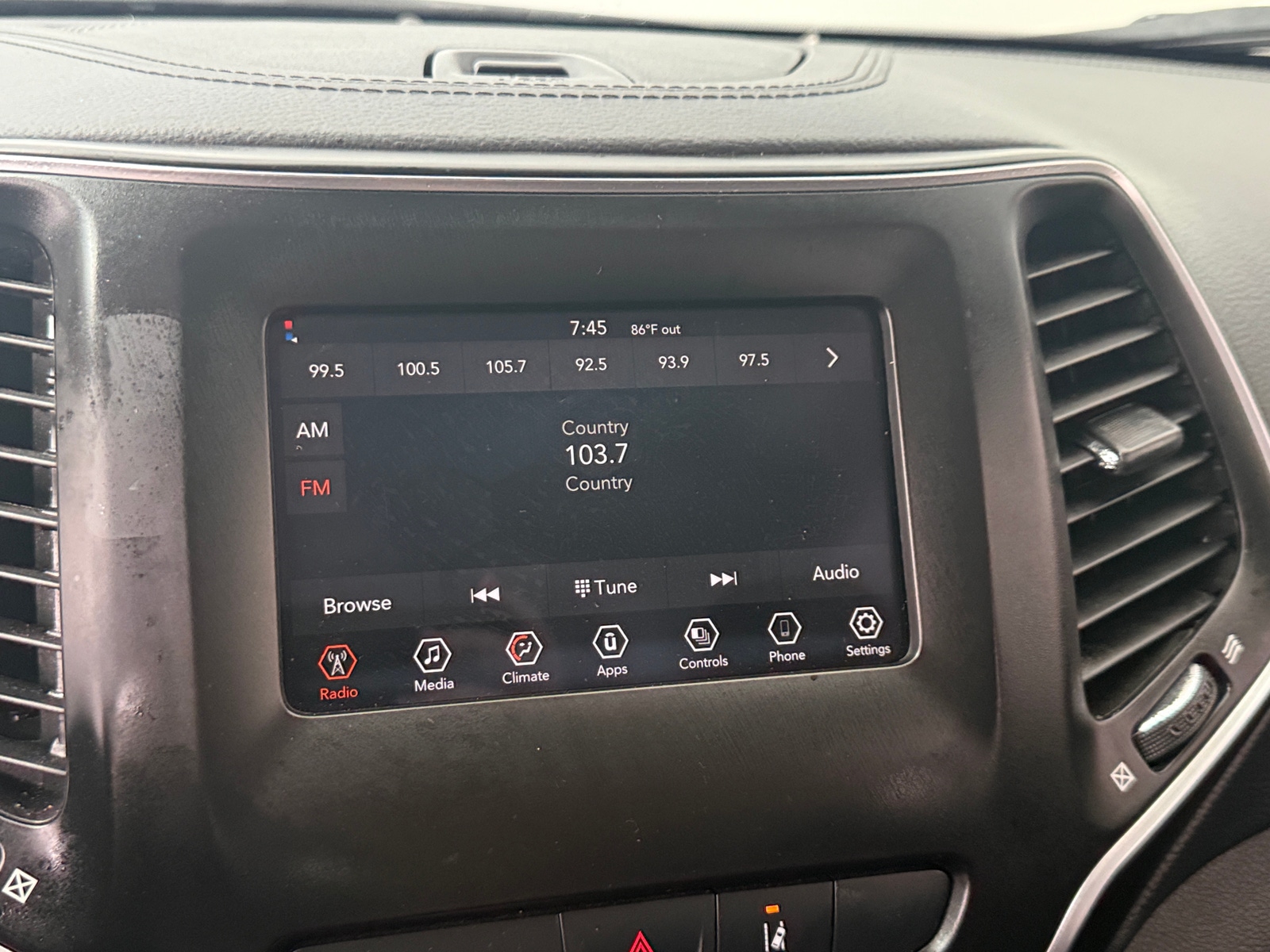 Thumbnail: 2021 Jeep Cherokee - 4