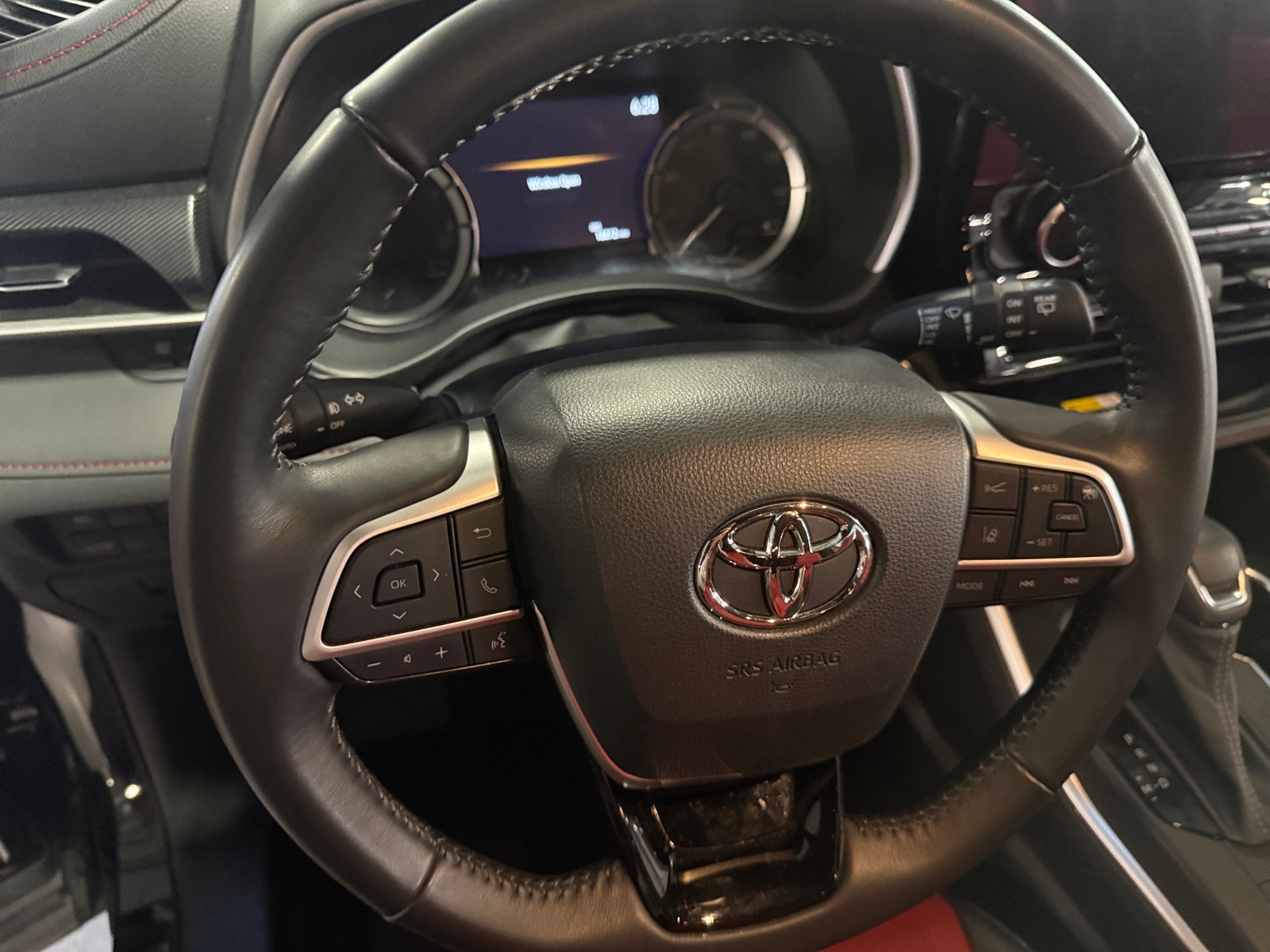 Thumbnail: 2023 Toyota Highlander - 4