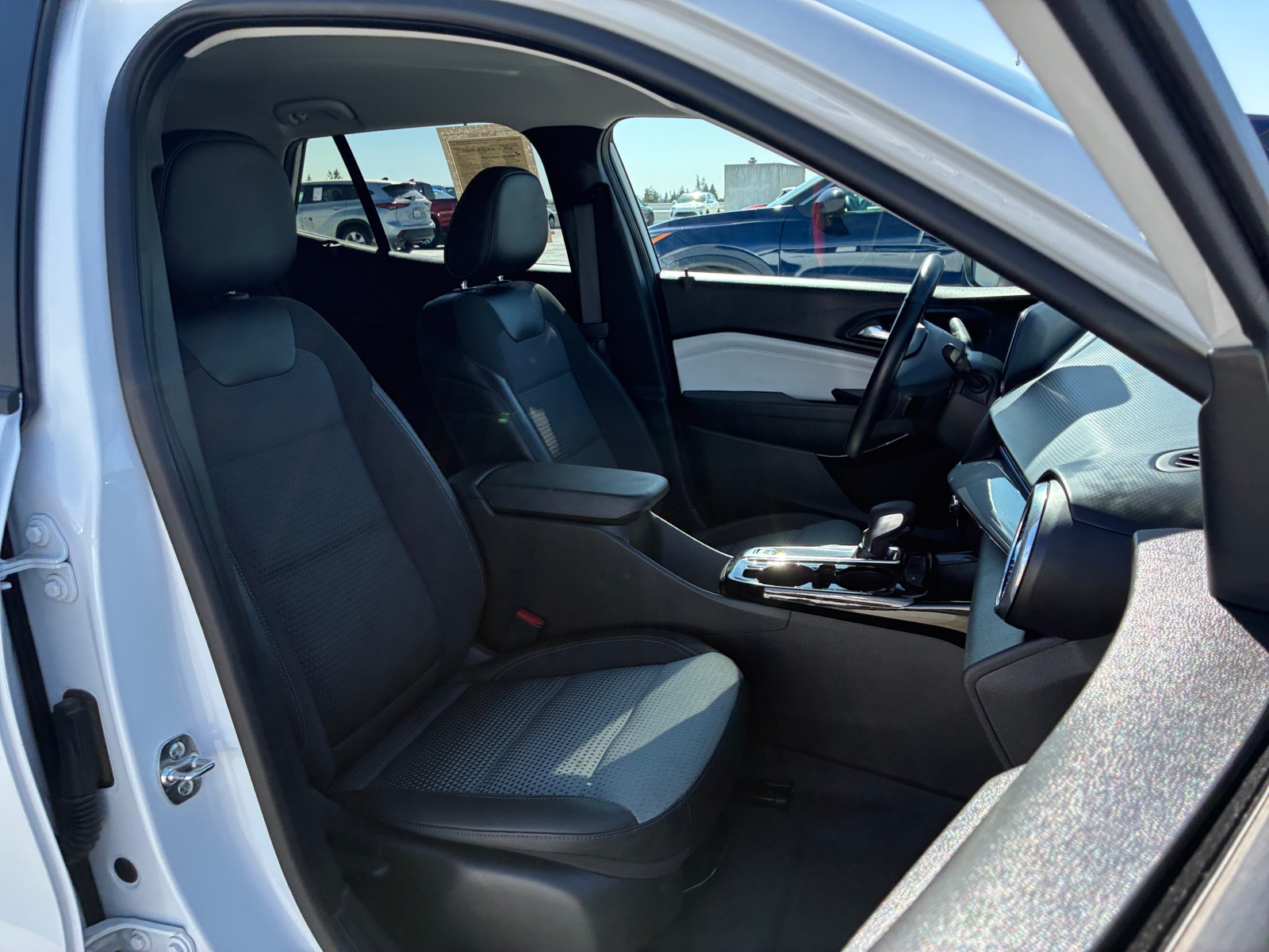 Thumbnail: 2025 Chevrolet Trax - 2