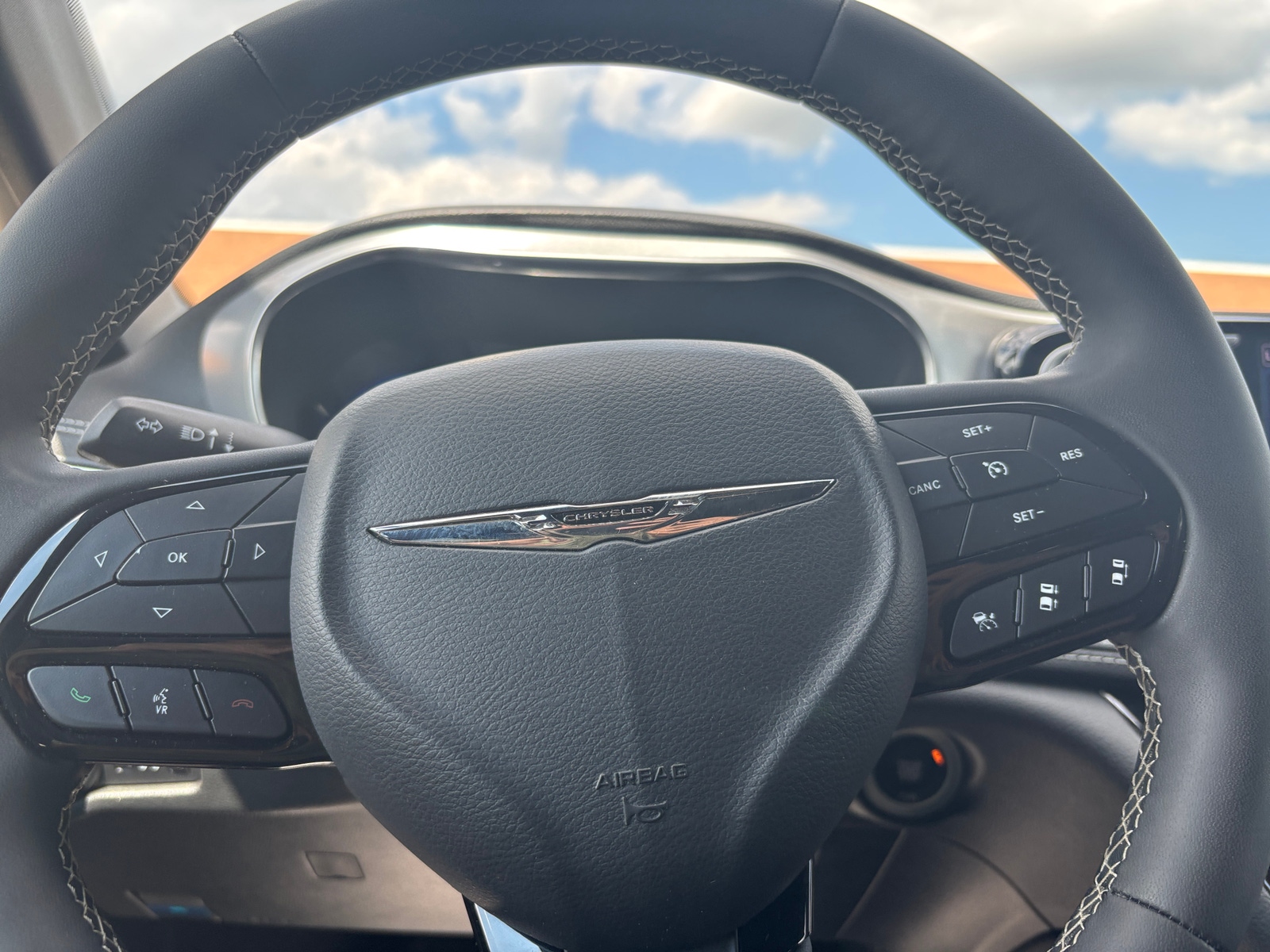 Thumbnail: 2025 Chrysler Pacifica - 5