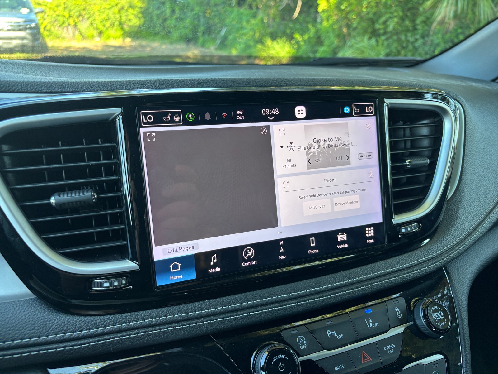 Thumbnail: 2025 Chrysler Pacifica - 4