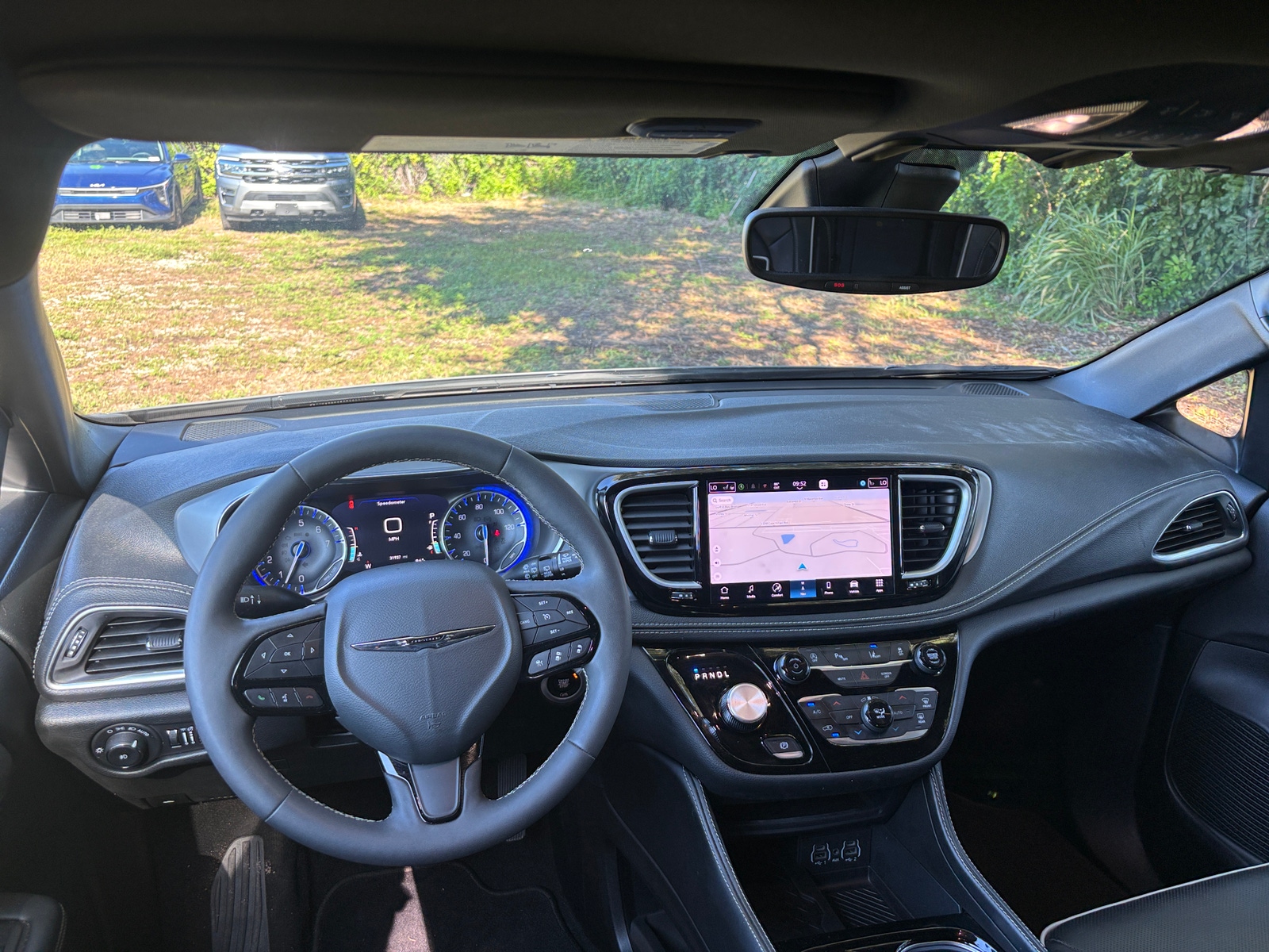 Thumbnail: 2025 Chrysler Pacifica - 3