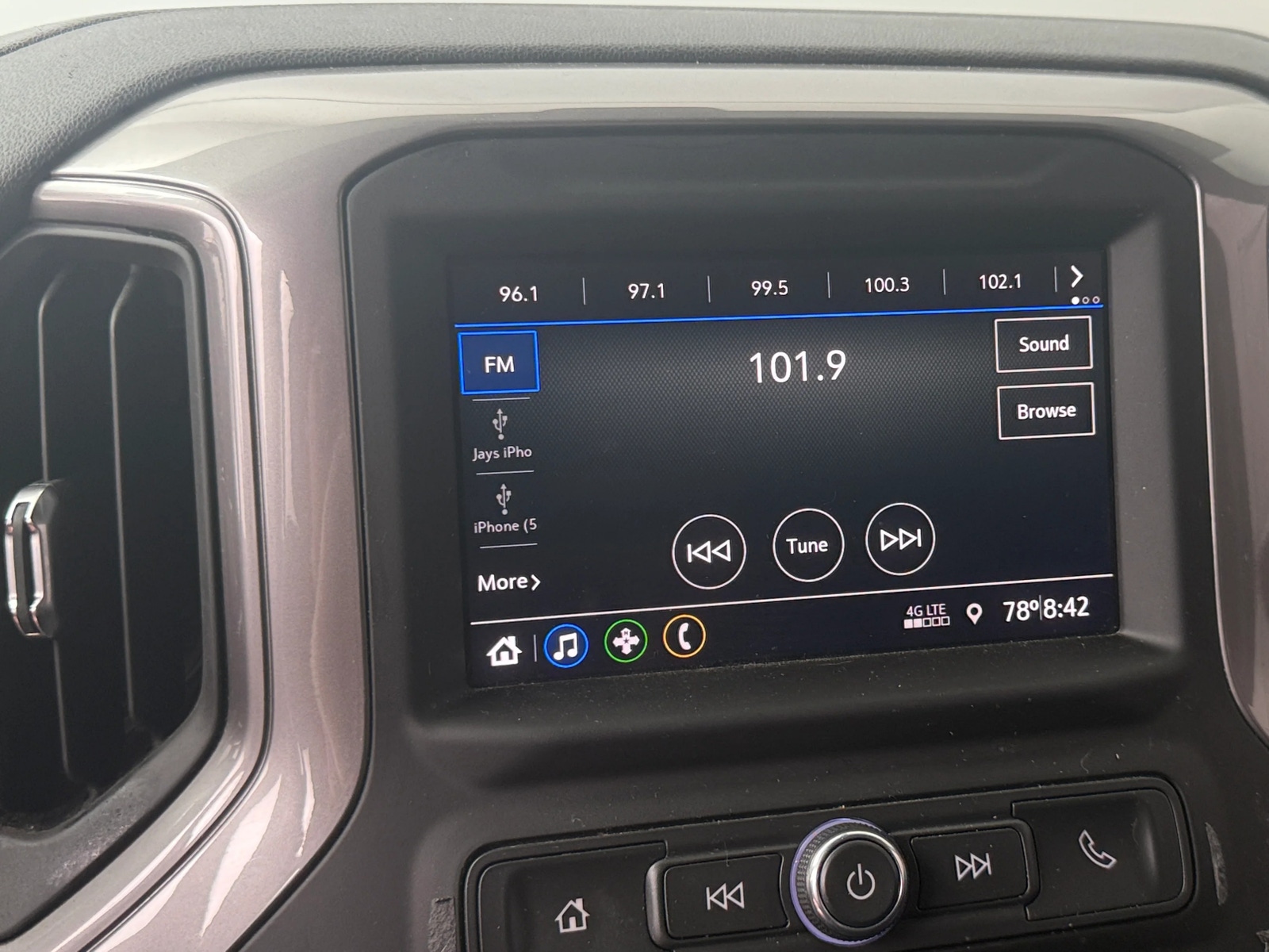 Thumbnail: 2022 Chevrolet Silverado 1500 - 4