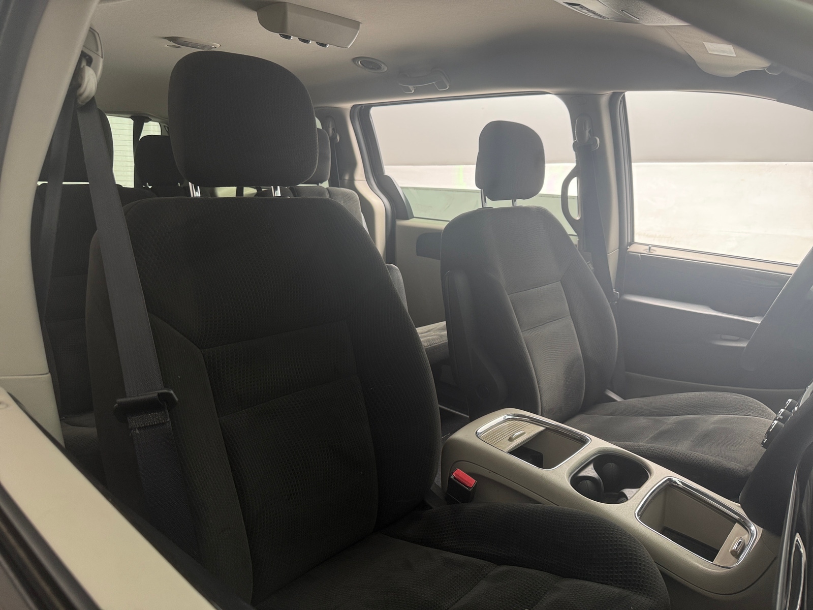 Thumbnail: 2016 Dodge Grand Caravan - 2