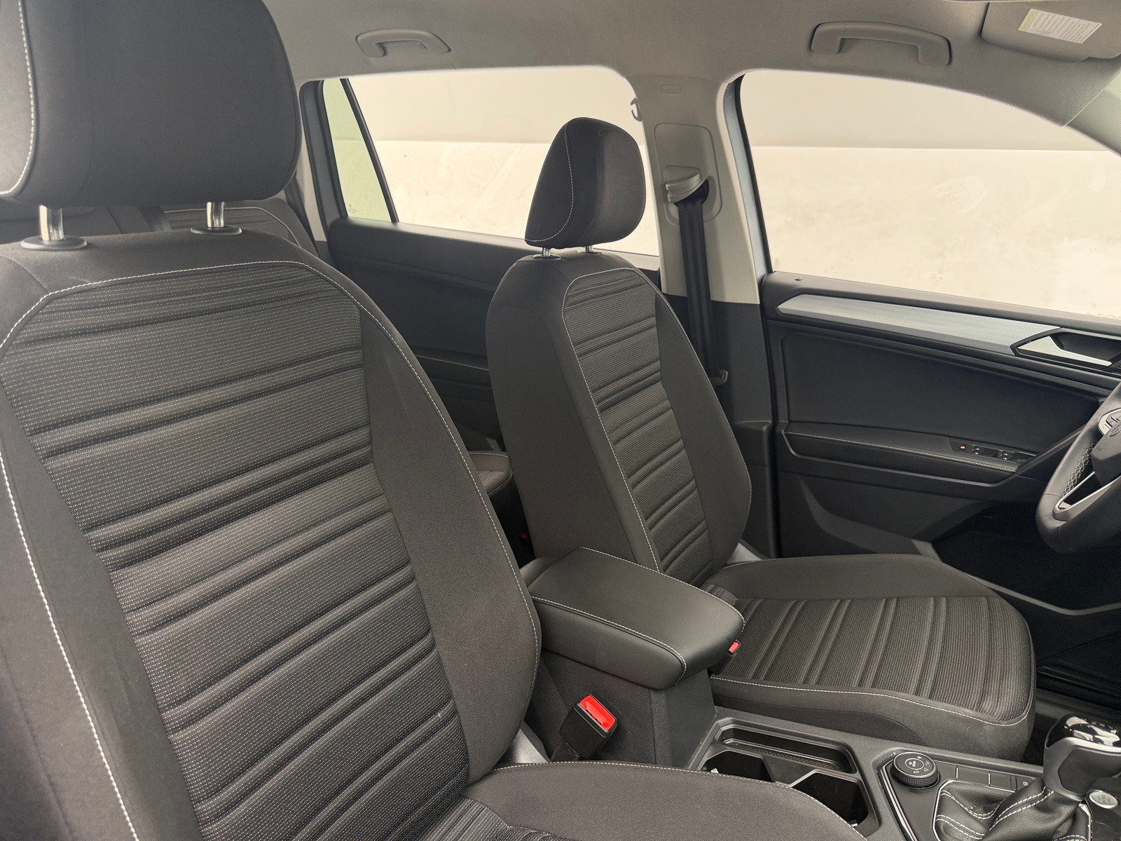 Thumbnail: 2024 Volkswagen Tiguan - 2