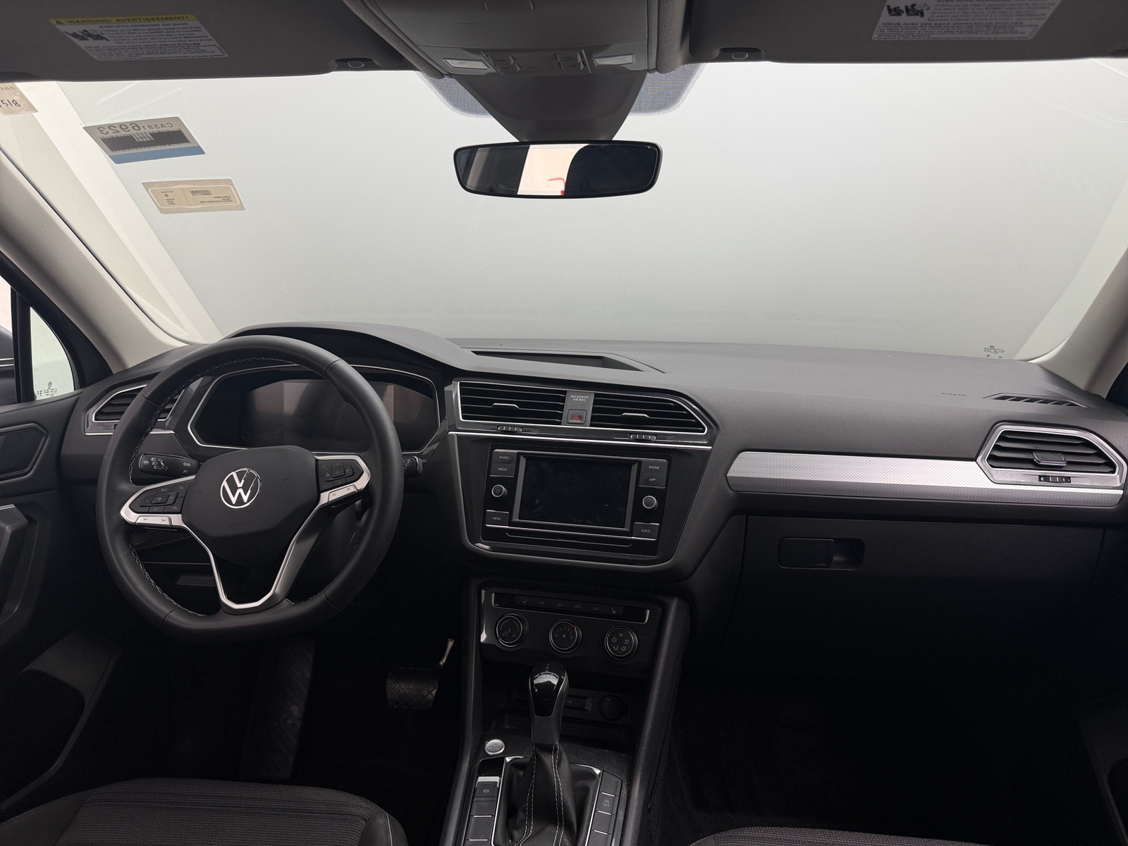 Thumbnail: 2024 Volkswagen Tiguan - 3