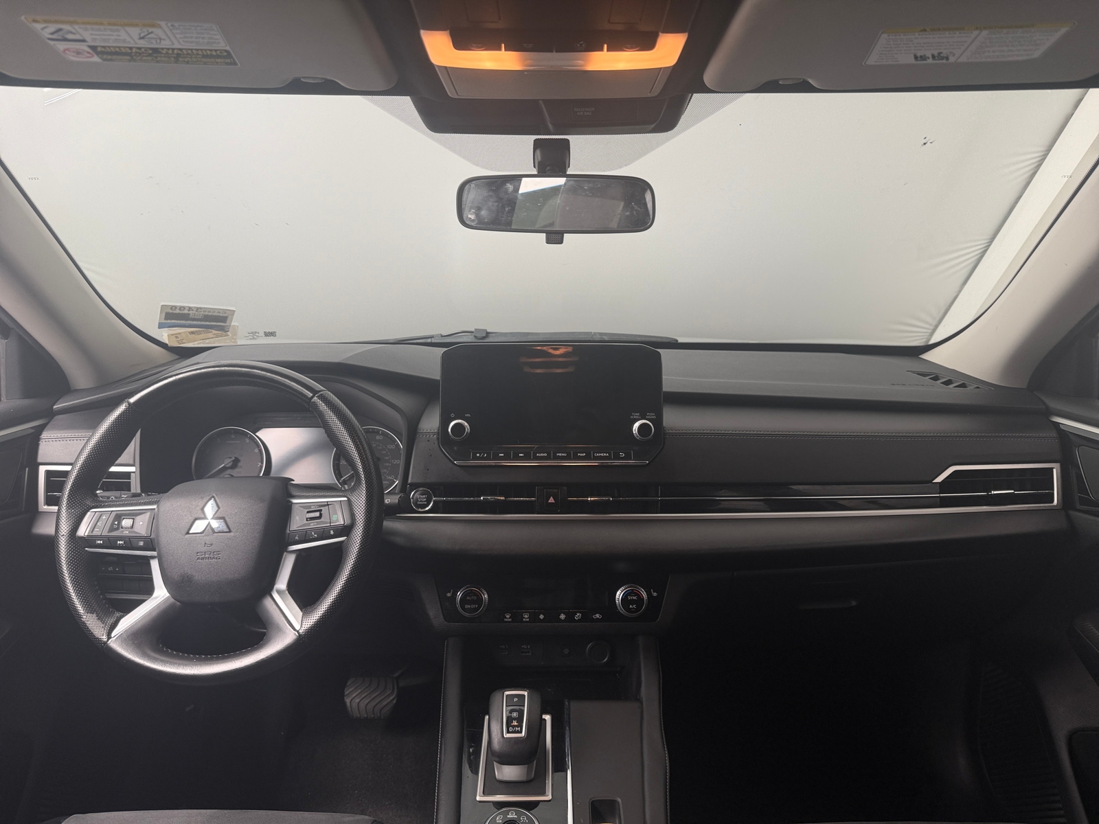 Thumbnail: 2022 Mitsubishi Outlander - 2