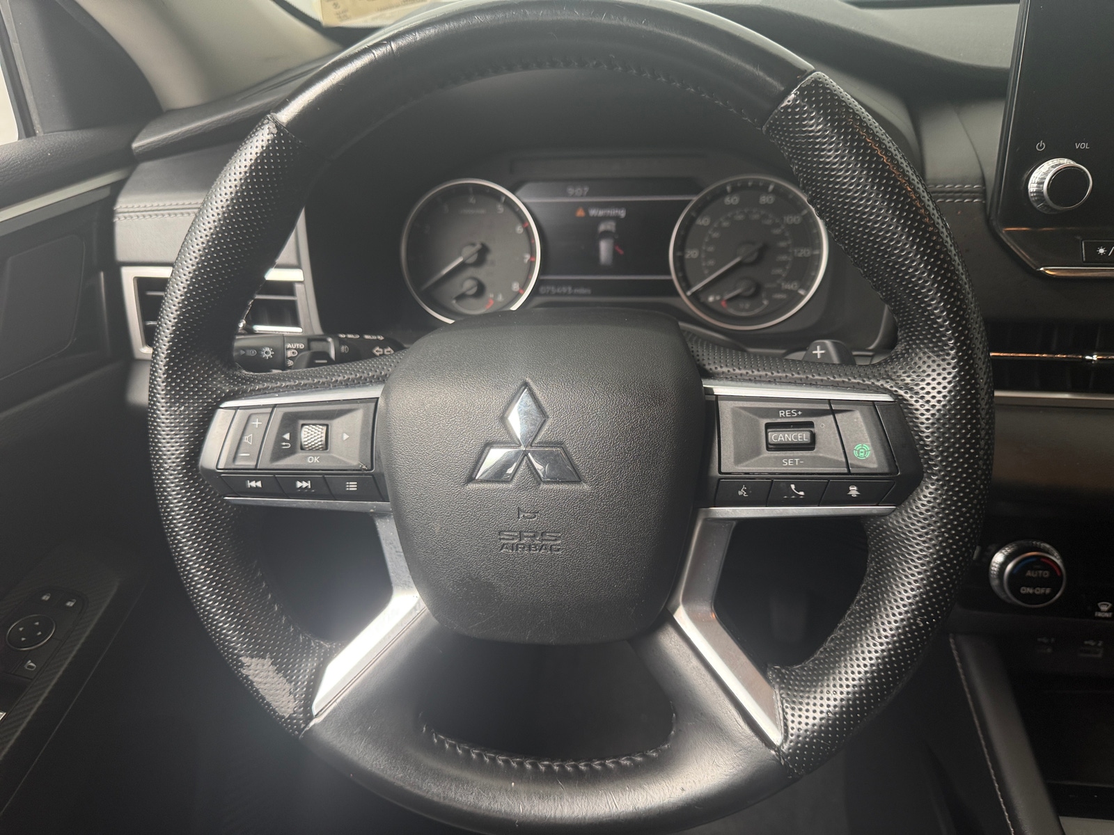 Thumbnail: 2022 Mitsubishi Outlander - 4