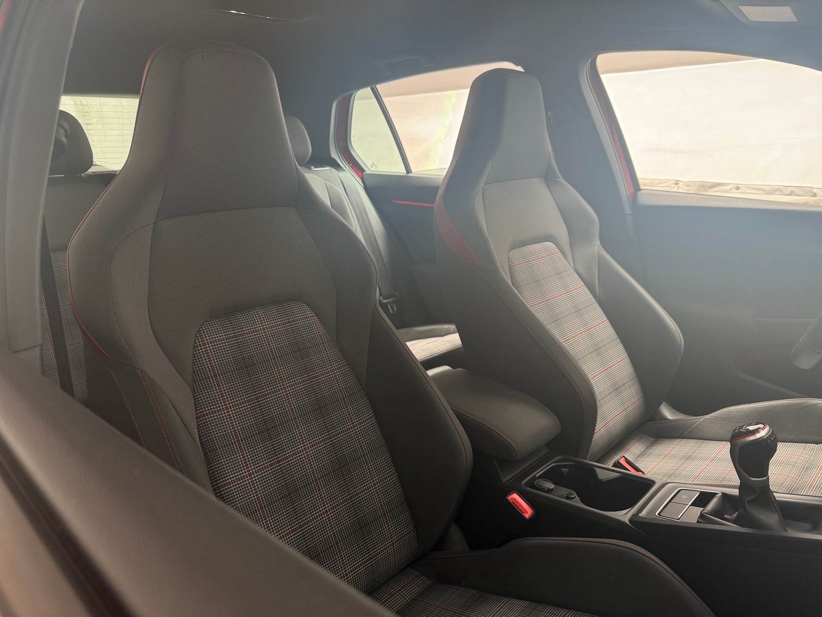 Thumbnail: 2022 Volkswagen Golf - 2