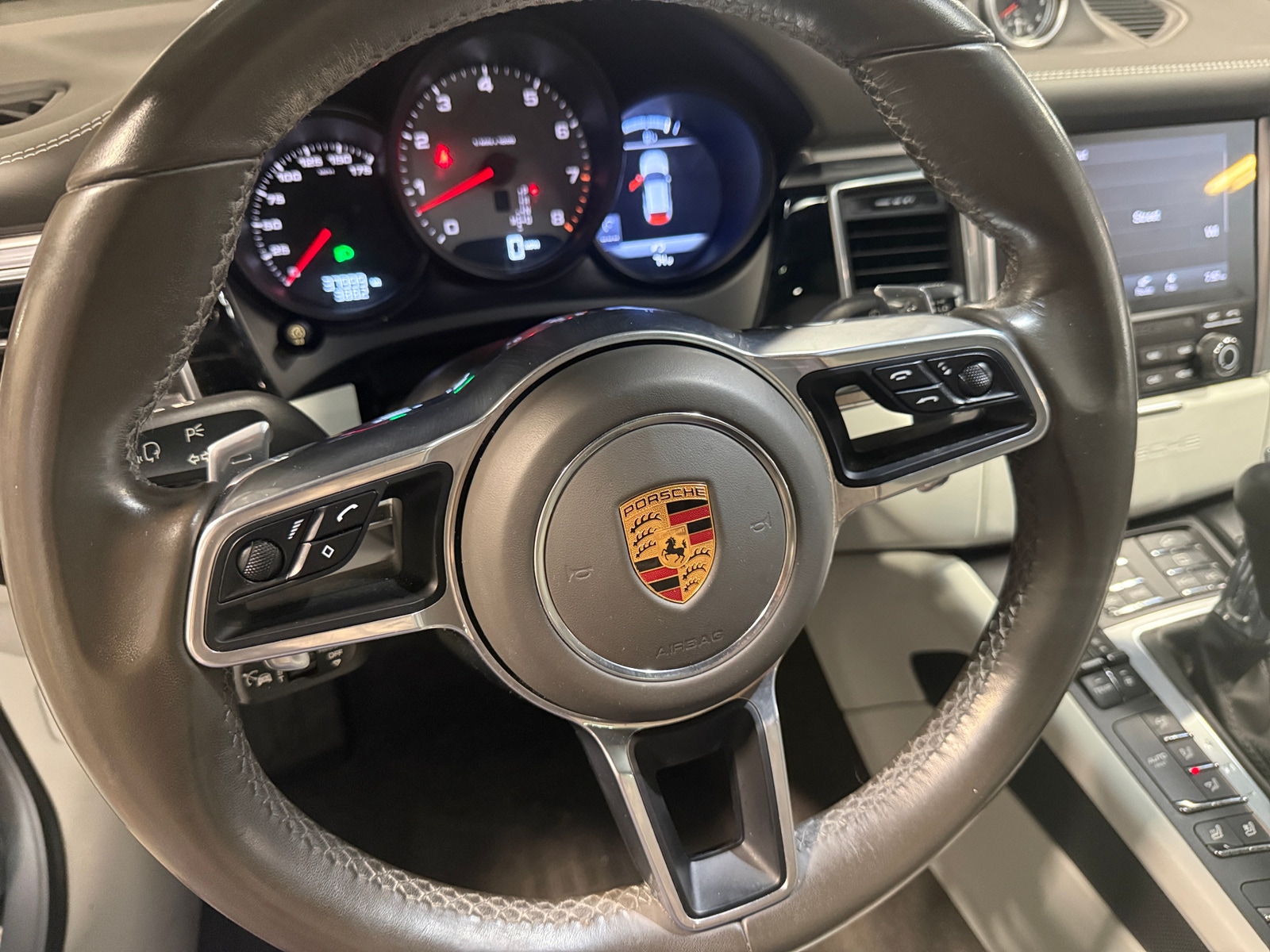 Thumbnail: 2018 Porsche Macan - 5