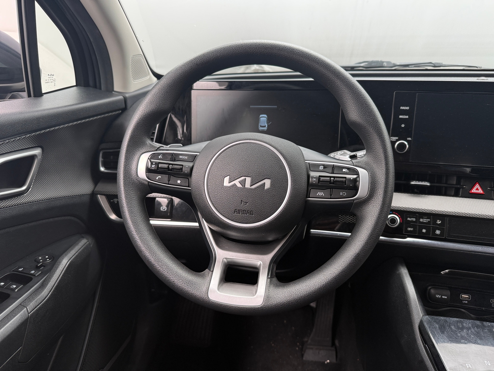 Thumbnail: 2023 Kia Sportage - 5