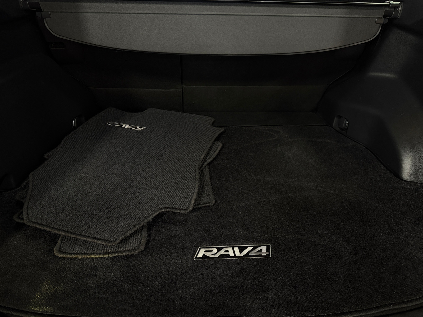 Thumbnail: 2019 Toyota RAV4 - 7