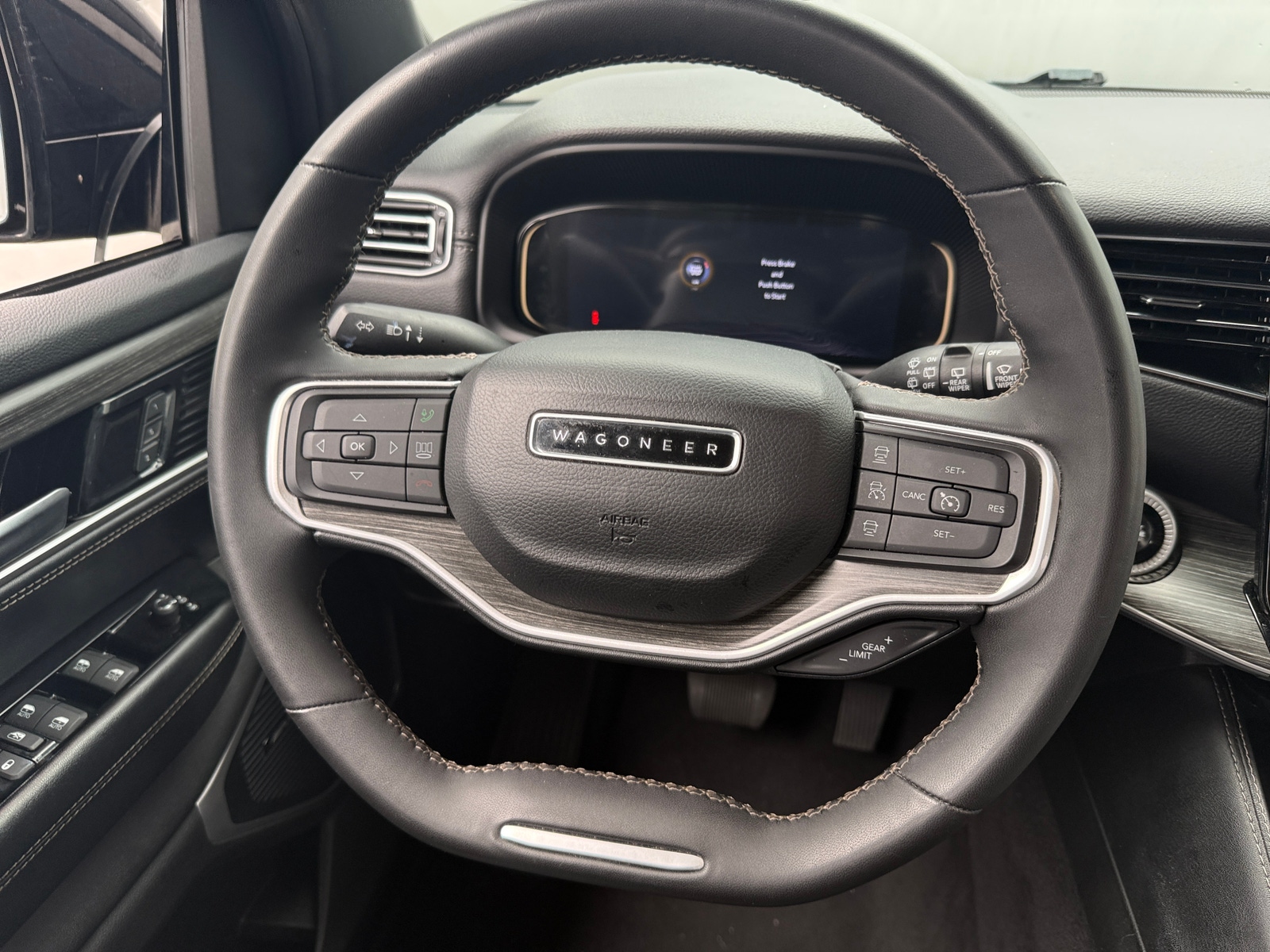 Thumbnail: 2024 Jeep Wagoneer - 4